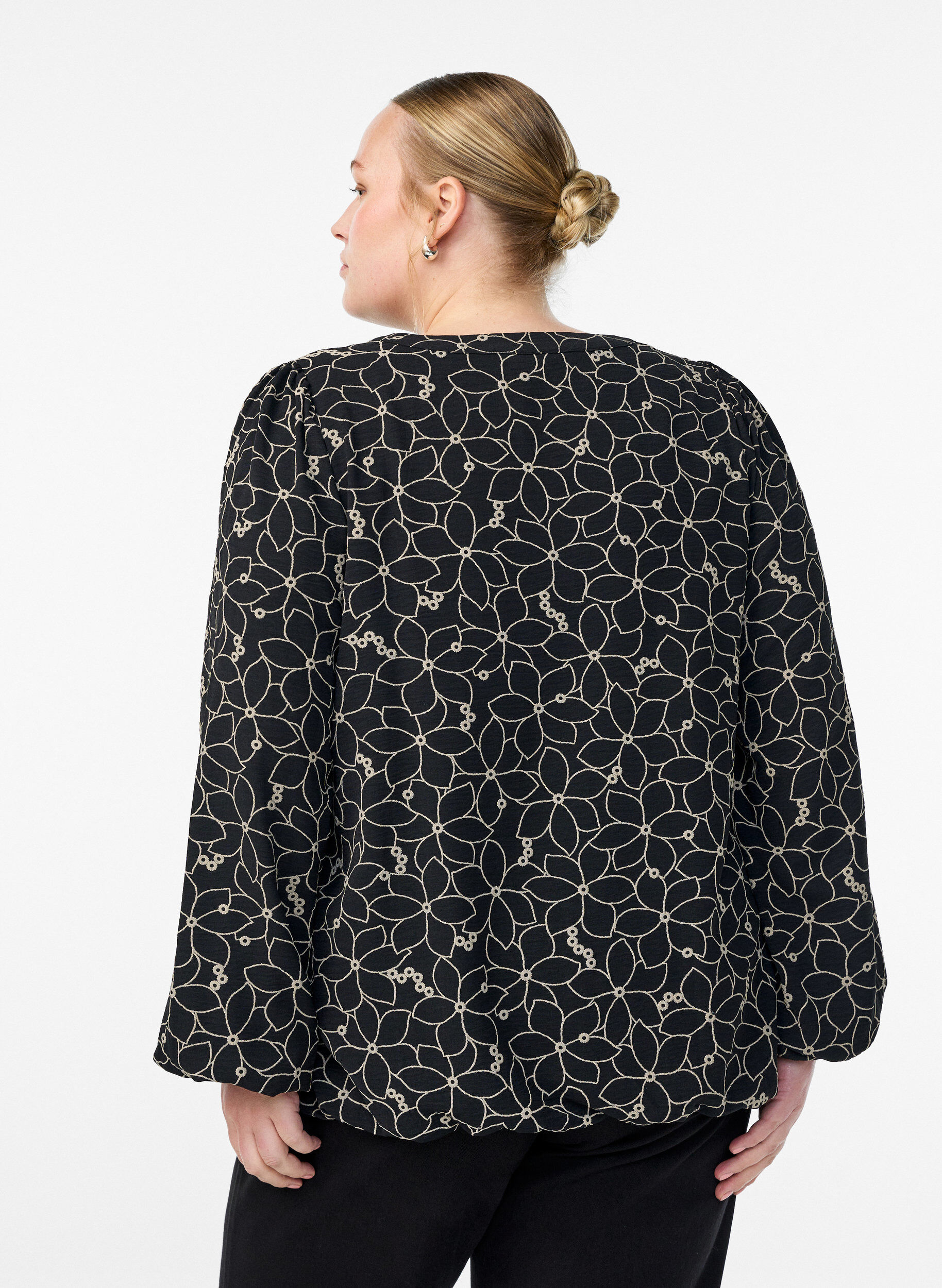 ZizziLang&auml;rmelige Bluse mit Blumenstickerei, Schwarz, Model image number 2