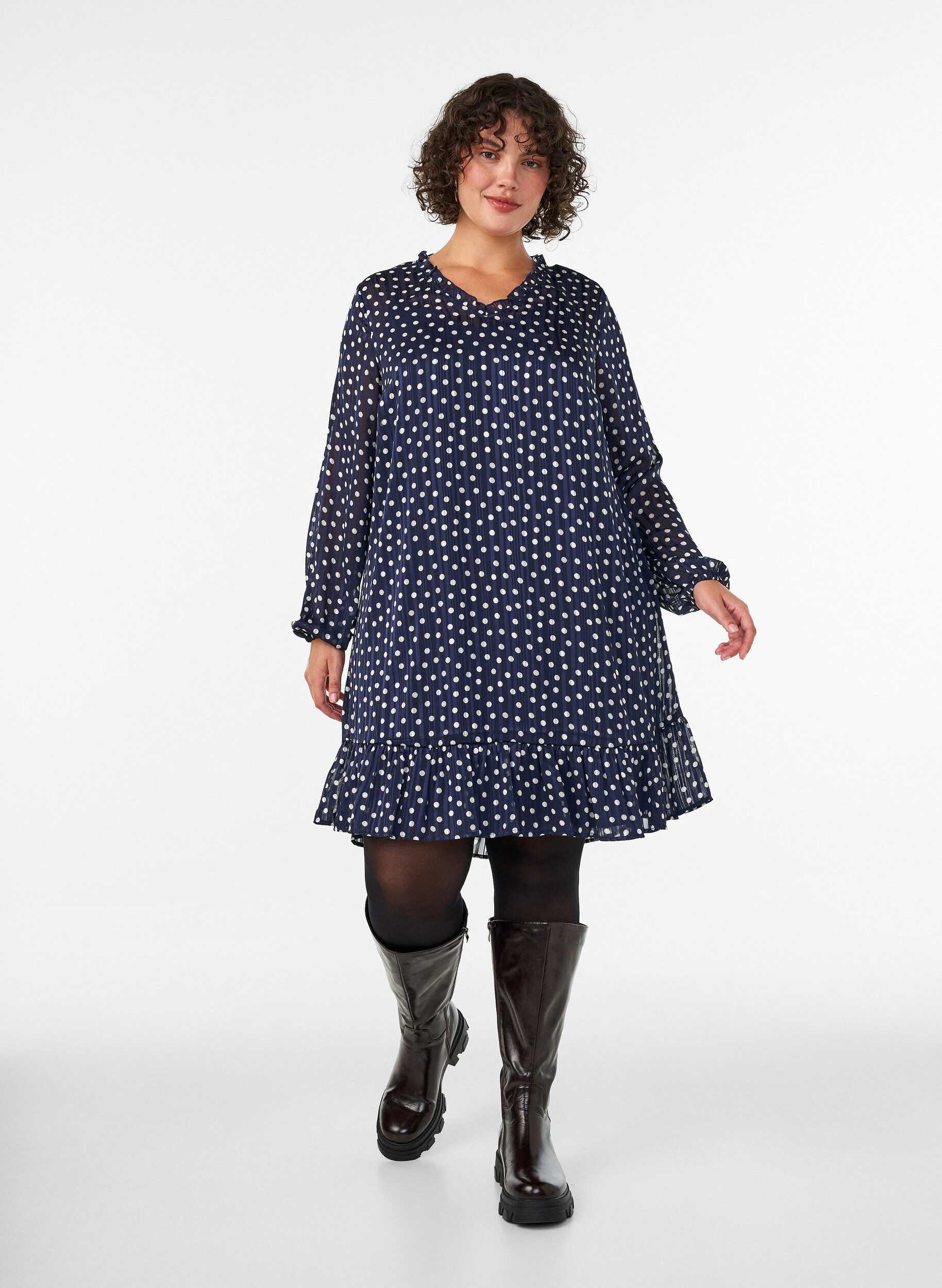 ZizziGemustertes Kleid mit R&uuml;schen und langen &Auml;rmeln, Blau, Model image number 1