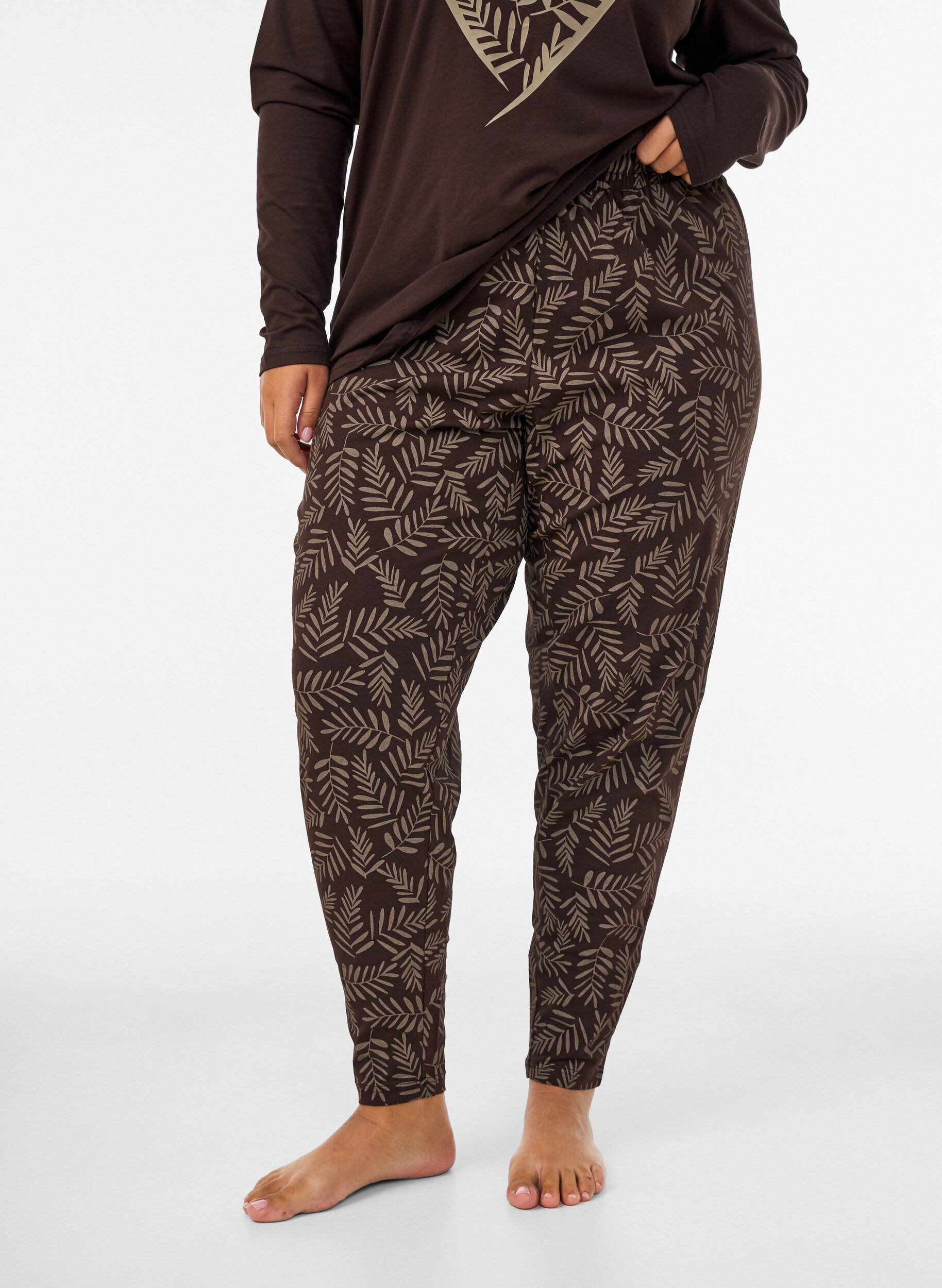 Pyjamahose aus Baumwolle mit Print, Braun, Model