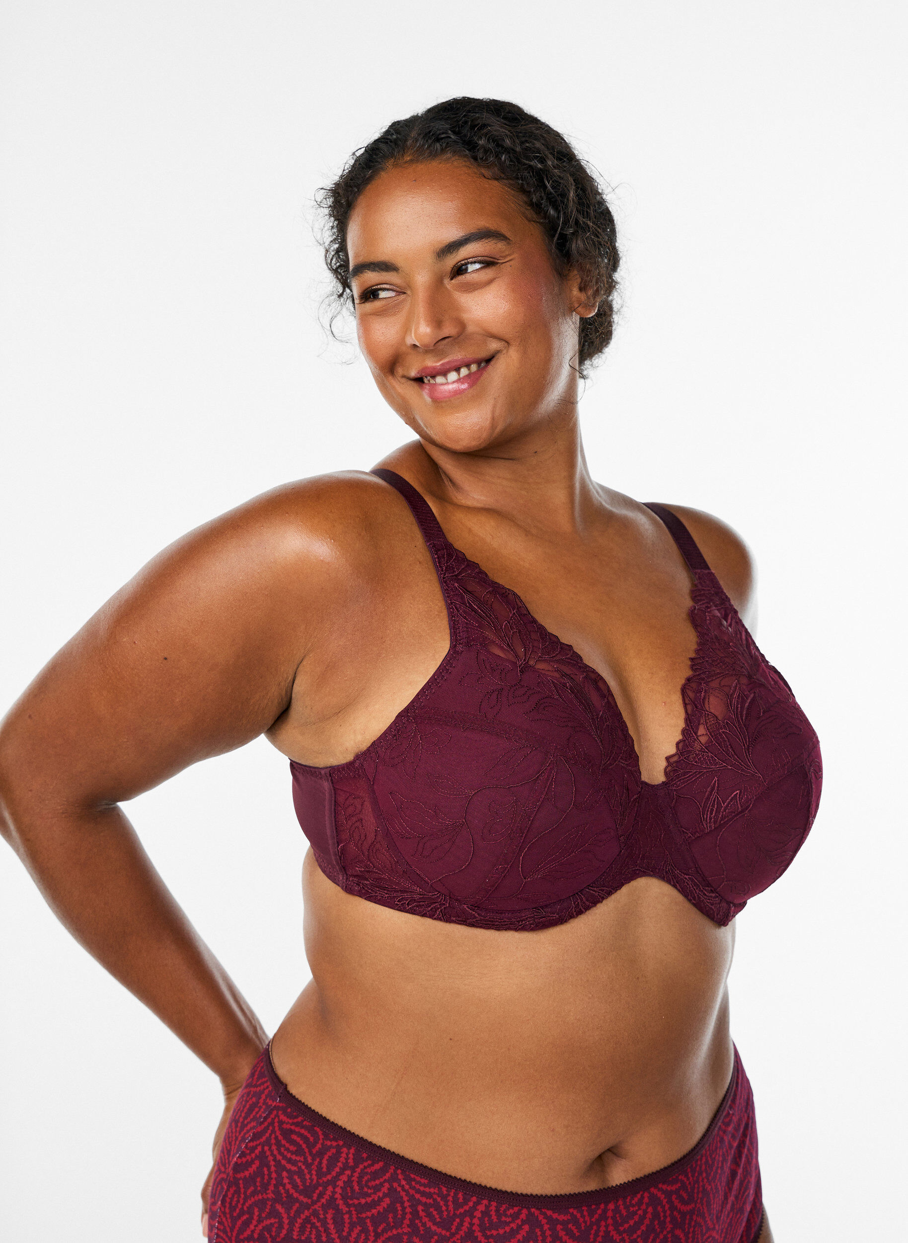 Gepolsterter Spitzen-BH mit B&uuml;gel, Rot, Model