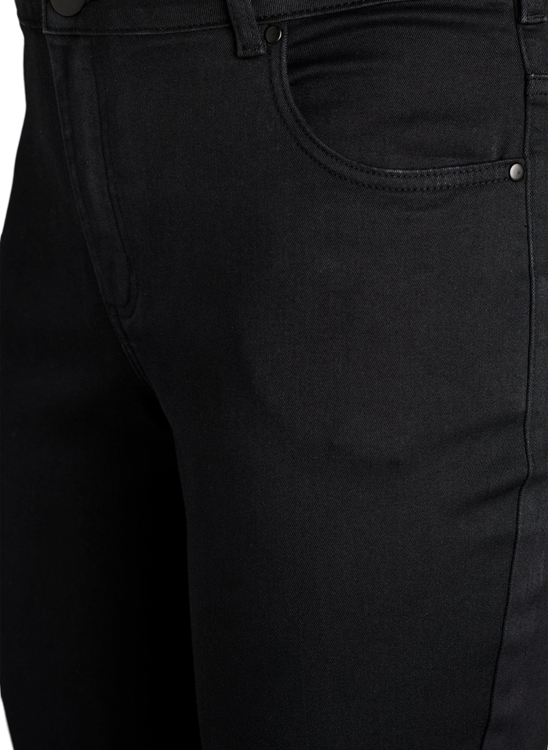 ZizziSchmale Passform Emily Jeans mit normaler Taille, Schwarz, Packshot image number 2