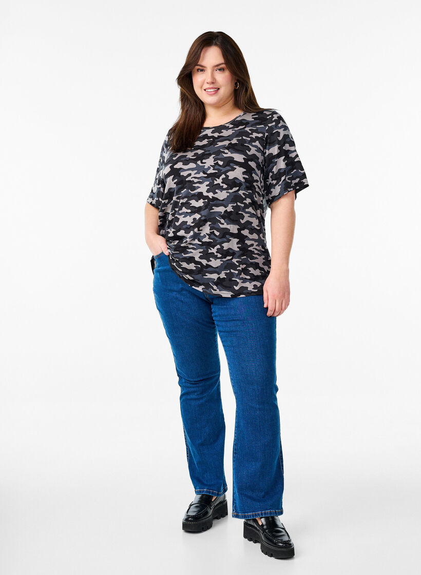 T-Shirt mit TENCEL&trade; Lyocell und Tarnmuster, Grau, Model image number 1