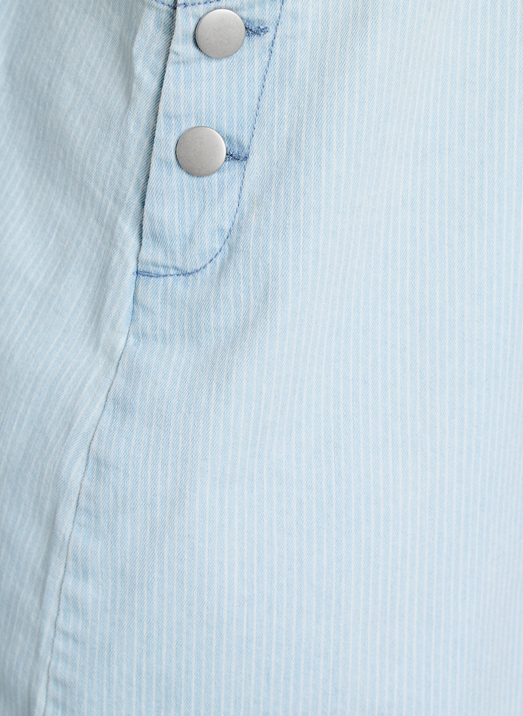 ZizziKurzes Jeans-Latzkleid aus gestreifter Baumwolle, Blau, Packshot image number 3