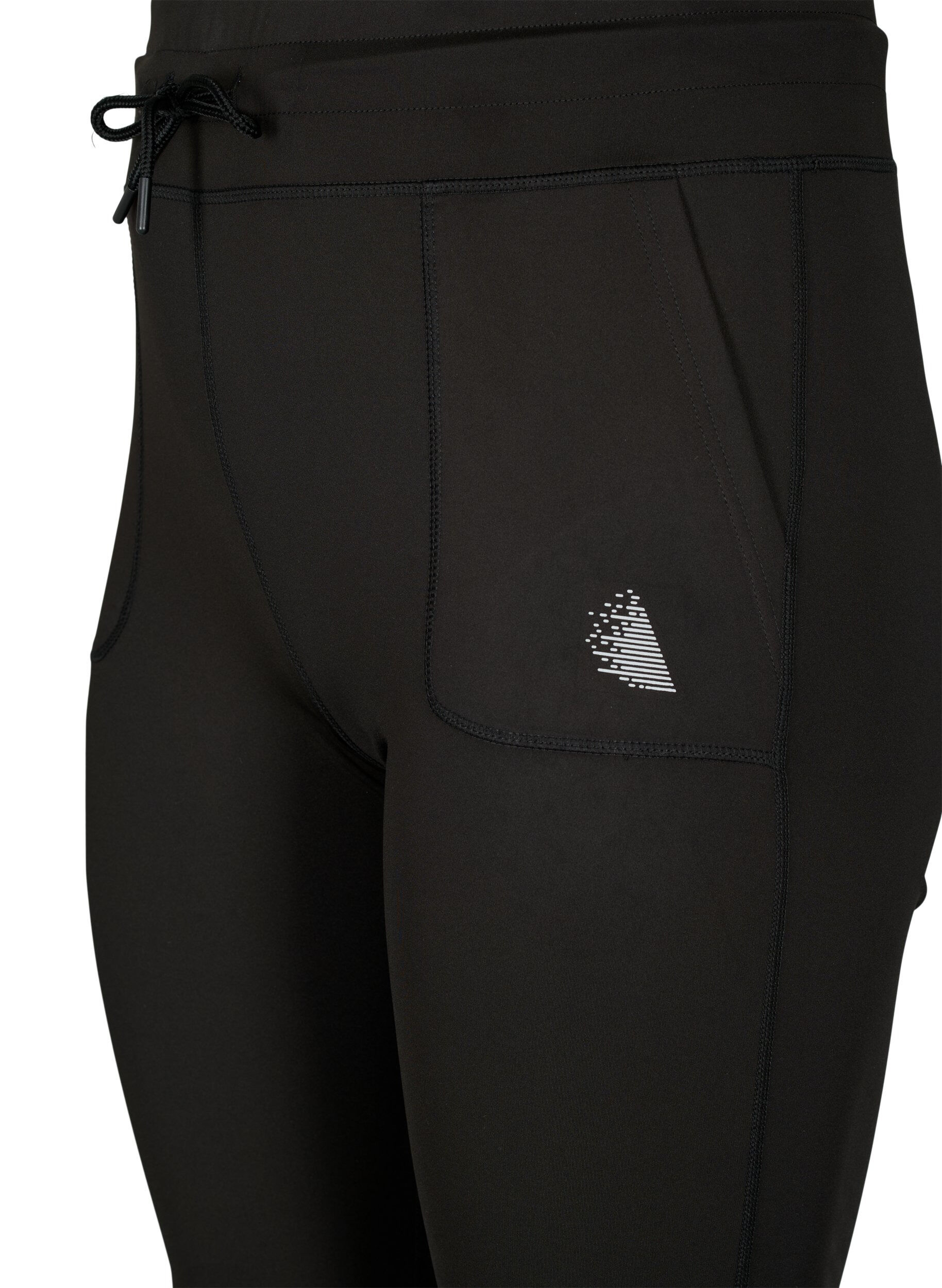 ZizziEng anliegende Trainingsshorts mit Taschen, Schwarz, Packshot image number 2
