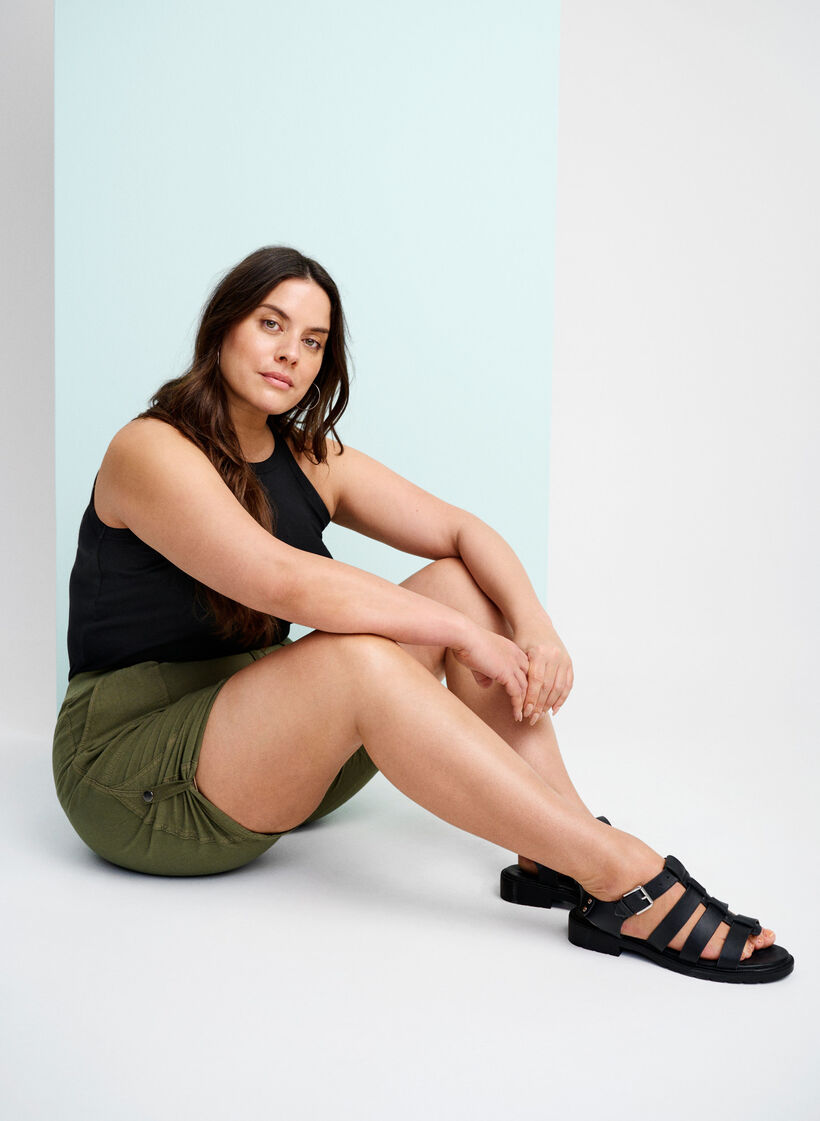 Lockere Shorts aus Baumwolle mit Taschen, Gr&uuml;n, Image image number 0