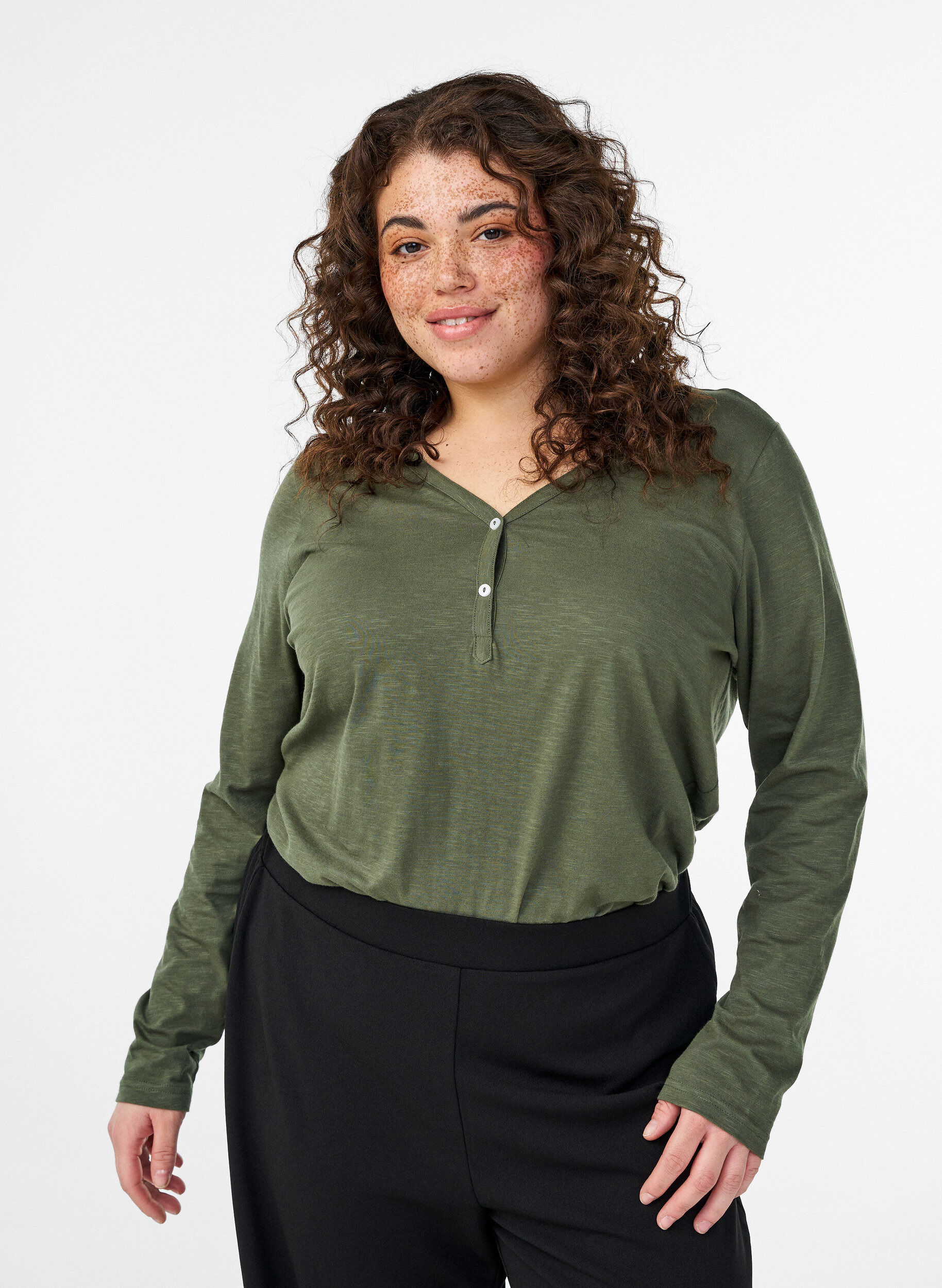 ZizziLangarmshirt mit V-Ausschnitt und Kn&ouml;pfen, Gr&uuml;n, Model image number 0