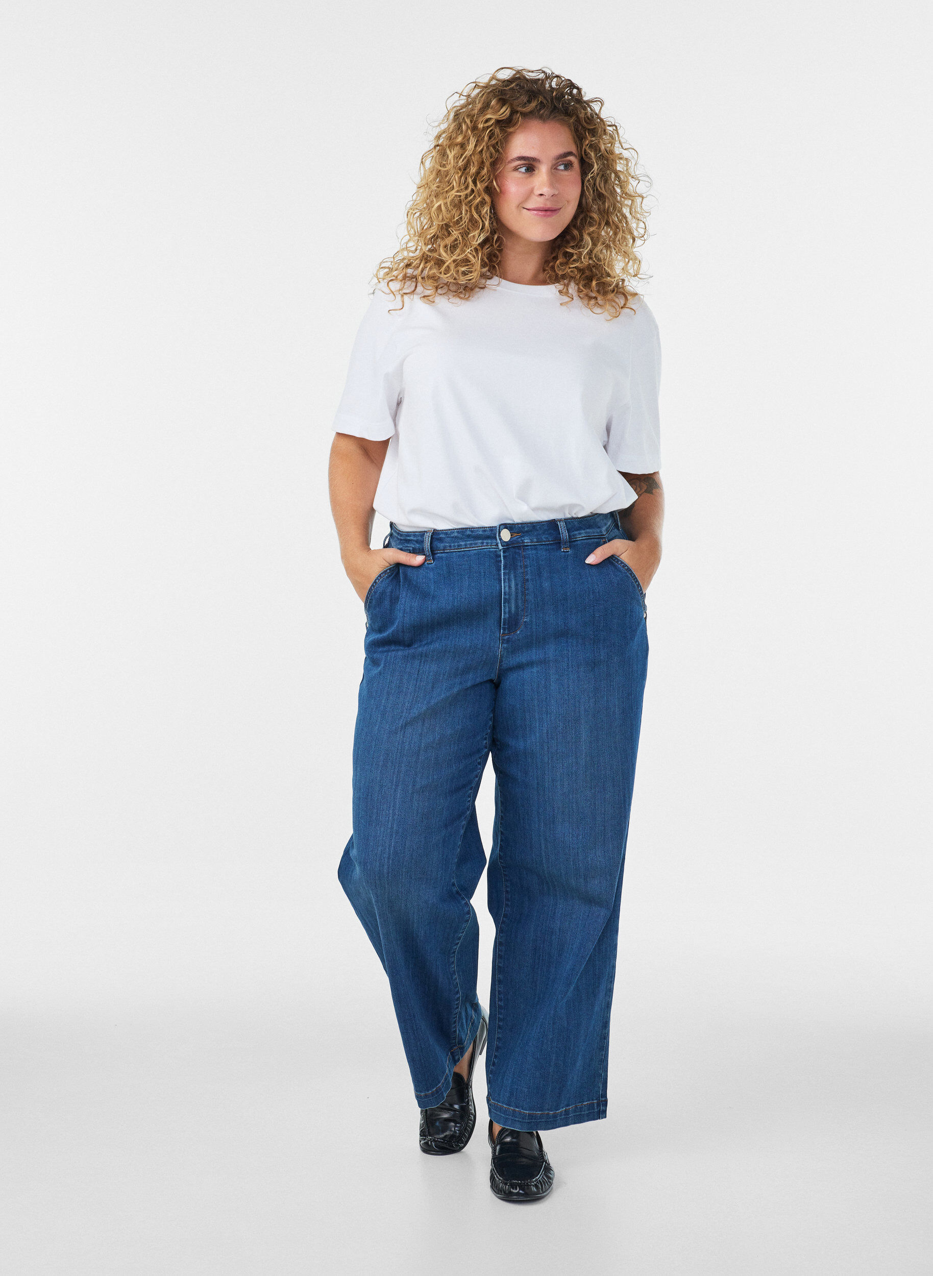 ZizziMyra Jeans in weiter Passform mit hoher Taille, Blau, Model image number 0