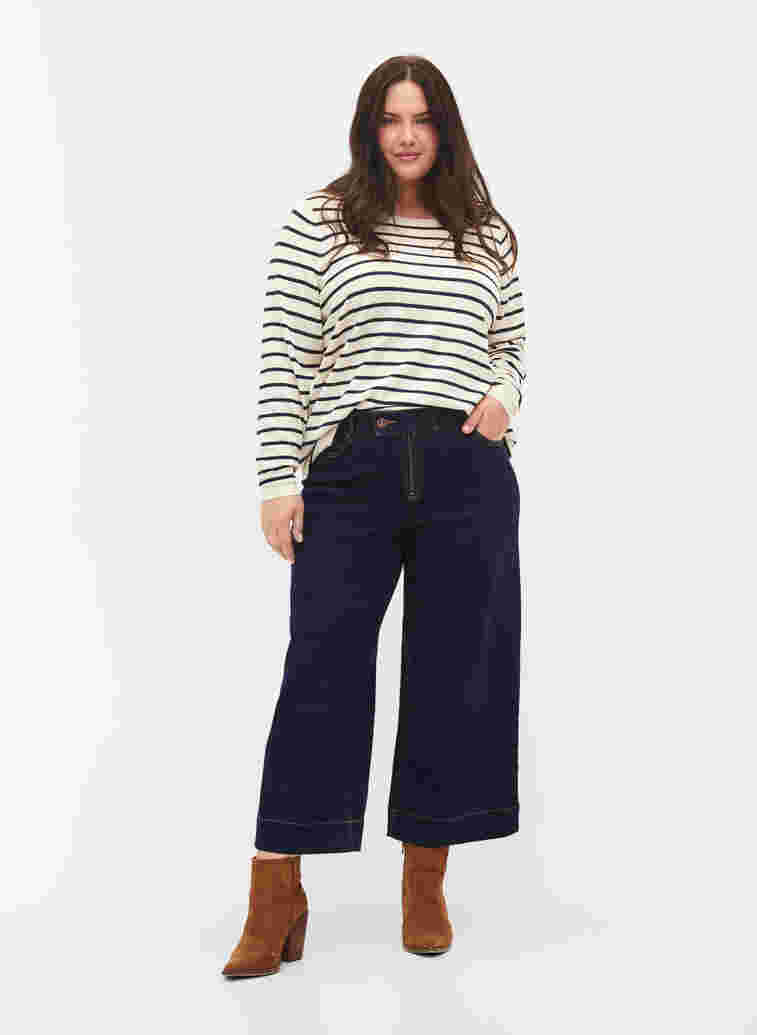 Cropped Jeans mit breitem Bein, Unwashed, Model