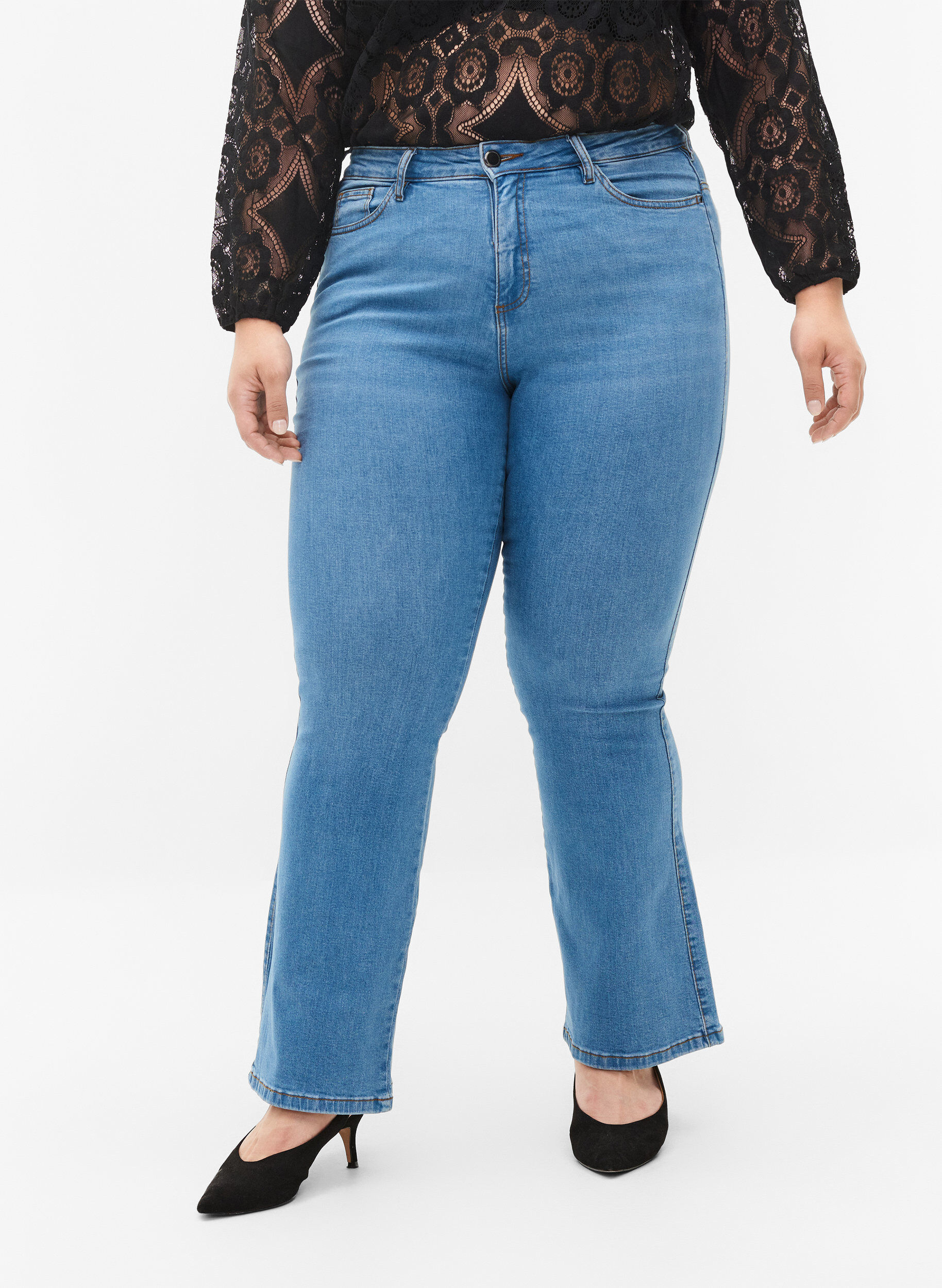 ZizziEllen Bootcut-Jeans mit hoher Taille, Blau, Model image number 3