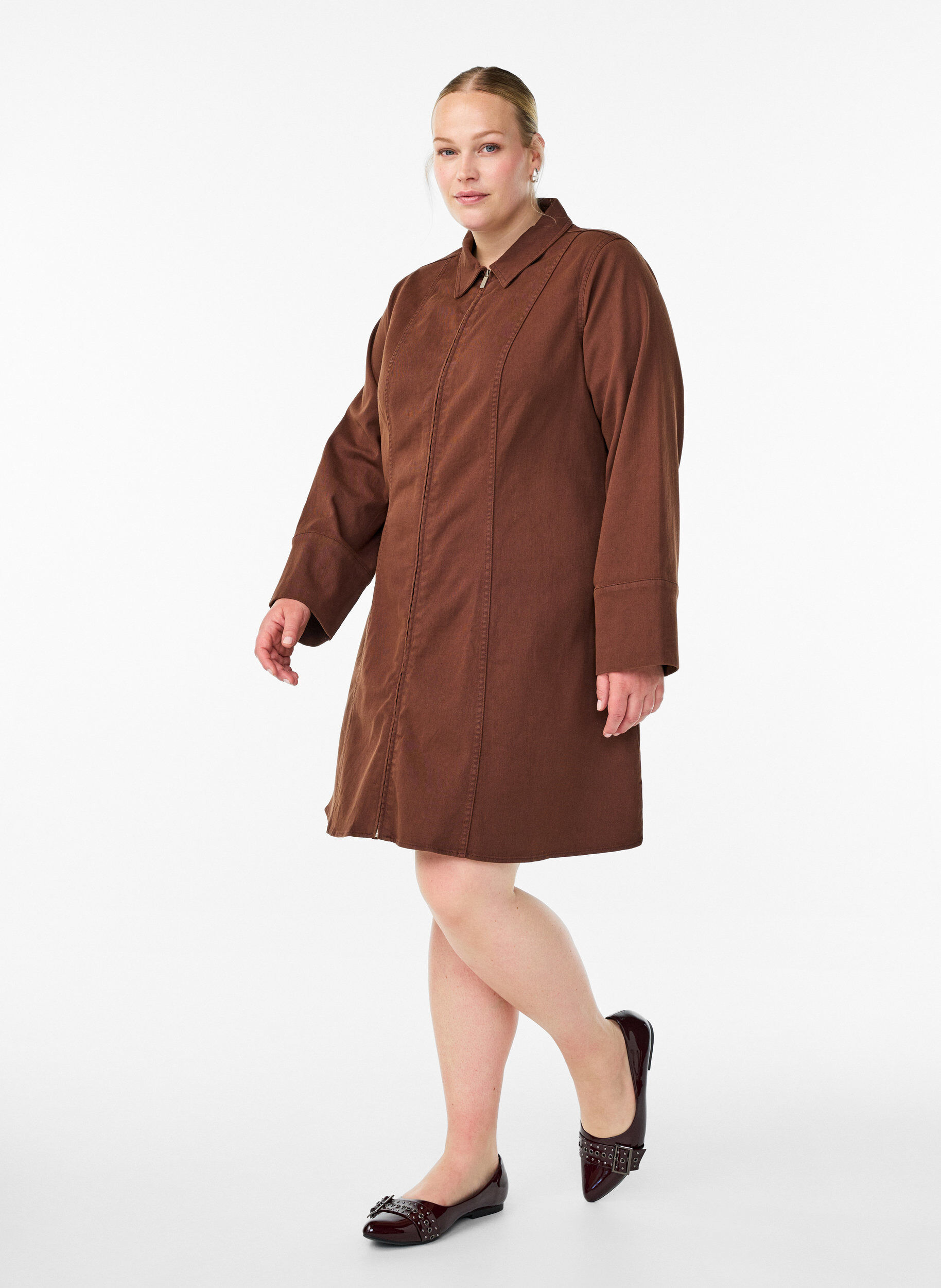 ZizziKurzes Kleid aus Twill mit Rei&szlig;verschluss, Braun, Model image number 1