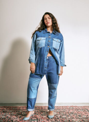 Mille Mom-Fit-Jeans im Color-Blocking-Design mit hoher Taille, Light Blue Denim, Image image number 0