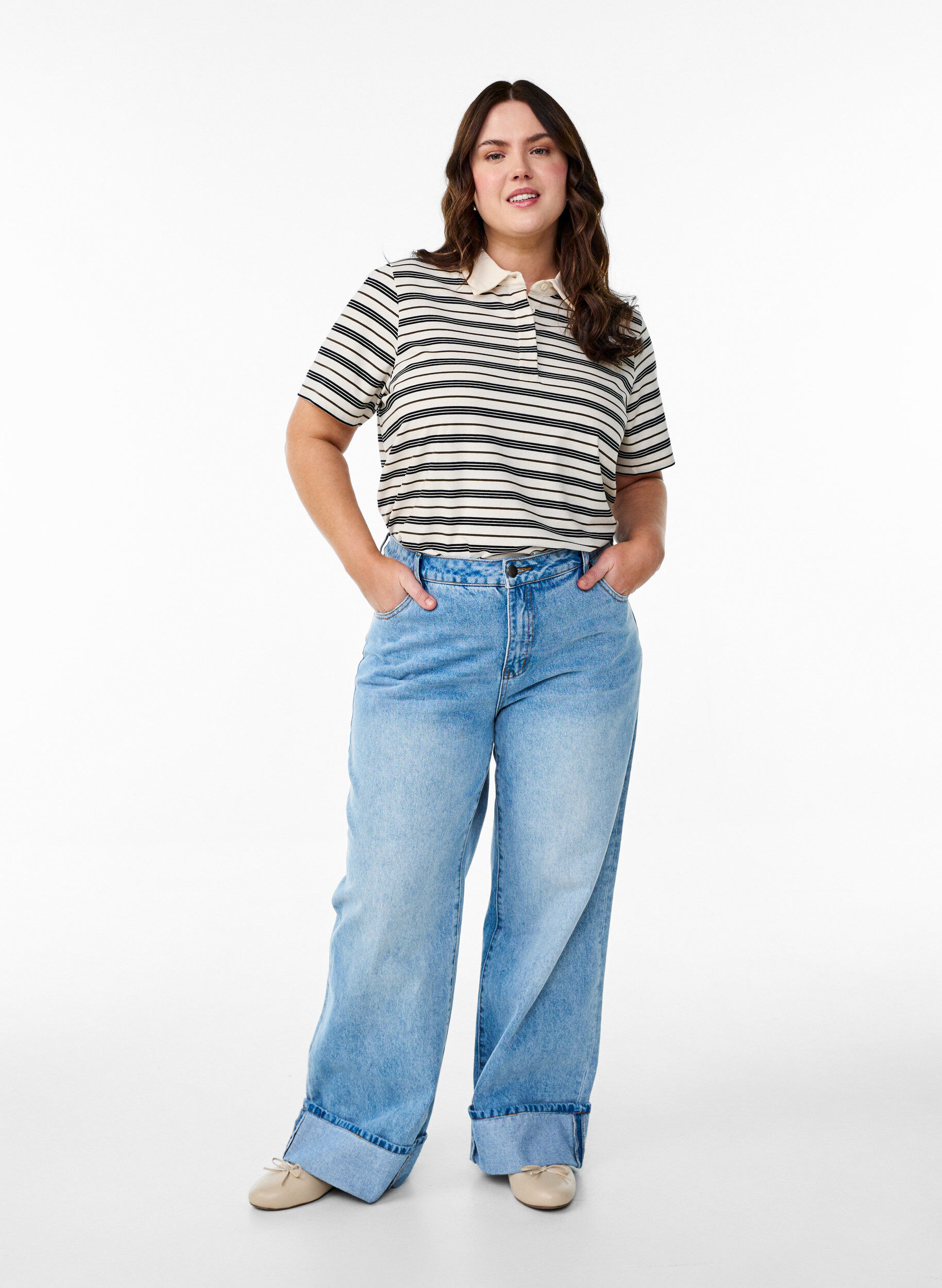 ZizziPoloshirt mit Streifen und kurzen &Auml;rmeln, Wei&szlig;, Model image number 1