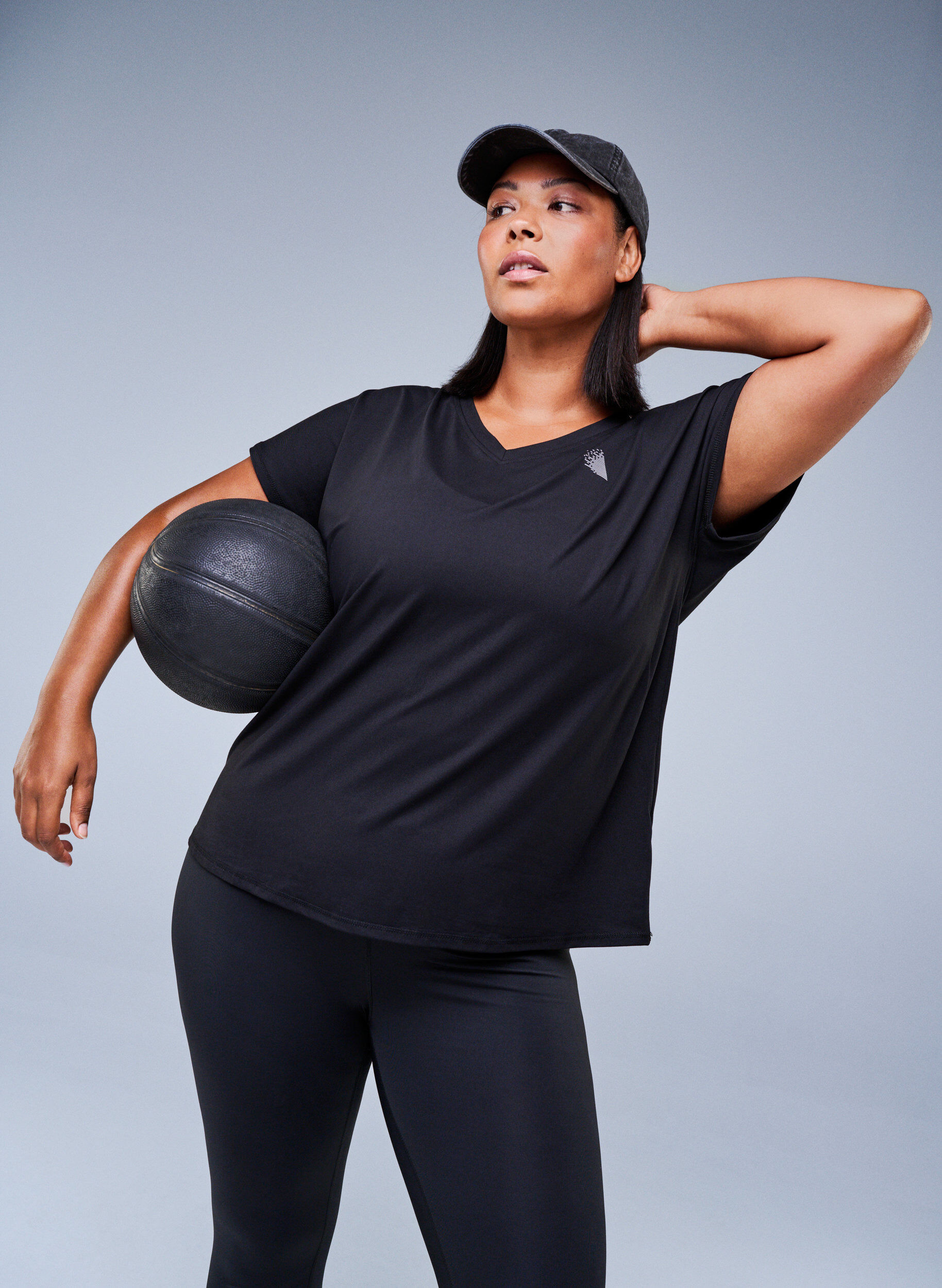 ZizziLockeres Trainings-T-Shirt mit V-Ausschnitt, Schwarz, Image image number 0