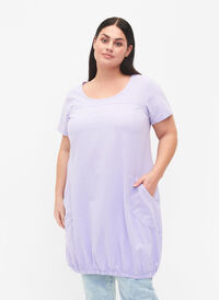 Kurzarm Kleid aus Baumwolle, Lavender, Model