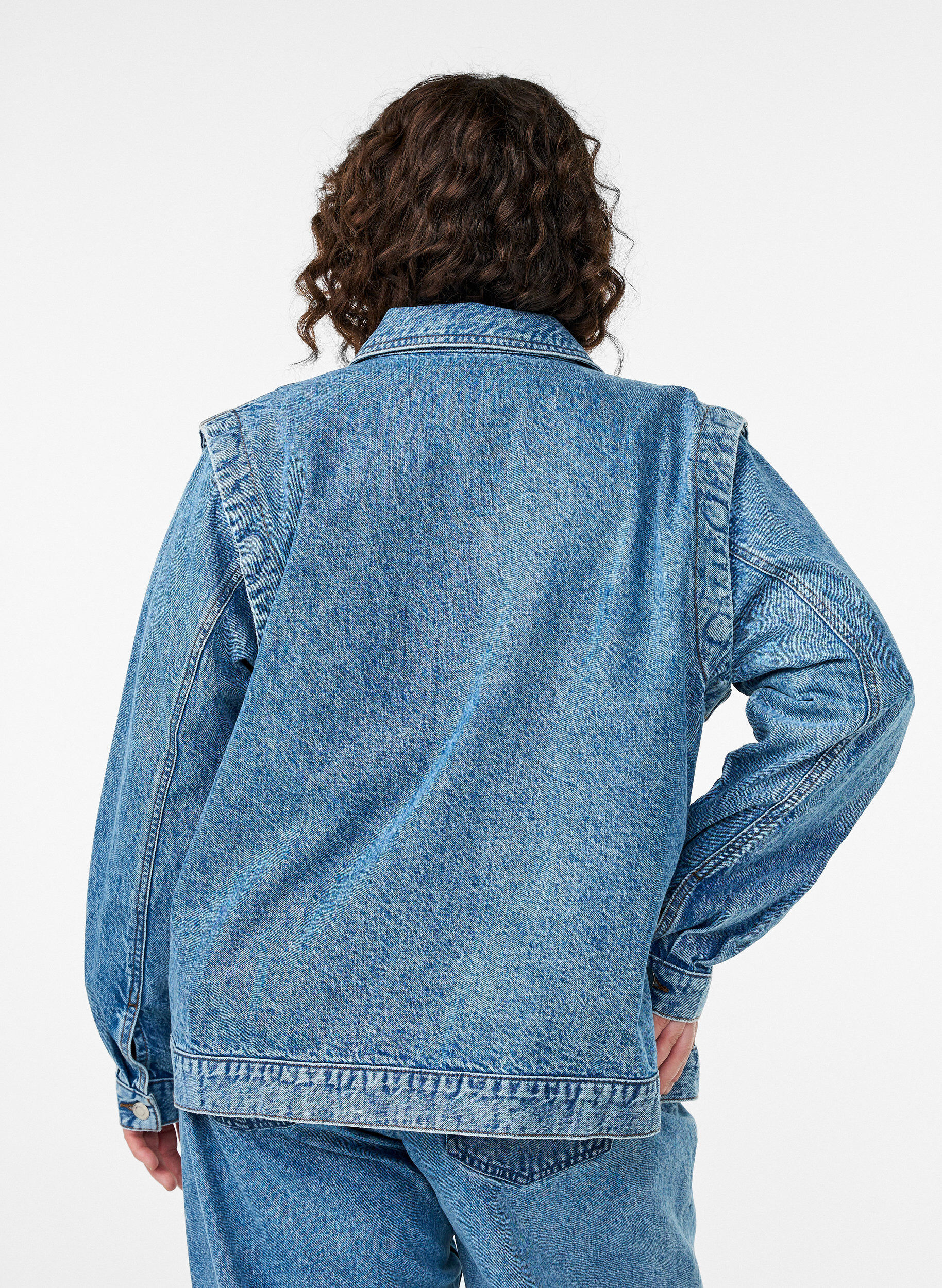 ZizziJeansjacke mit abnehmbaren &Auml;rmeln, Blau, Model image number 2