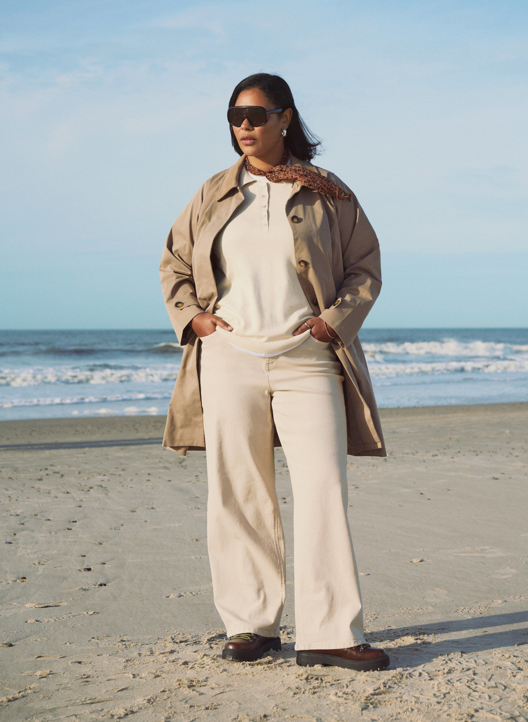 ZizziFr&uuml;hlingsjacke mit Kragen aus Wildlederimitat und verdeckter Knopfleiste, Beige, Image image number 0