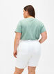Eng anliegende Denim-Shorts mit hoher Taille, Bright White, Model image number 1