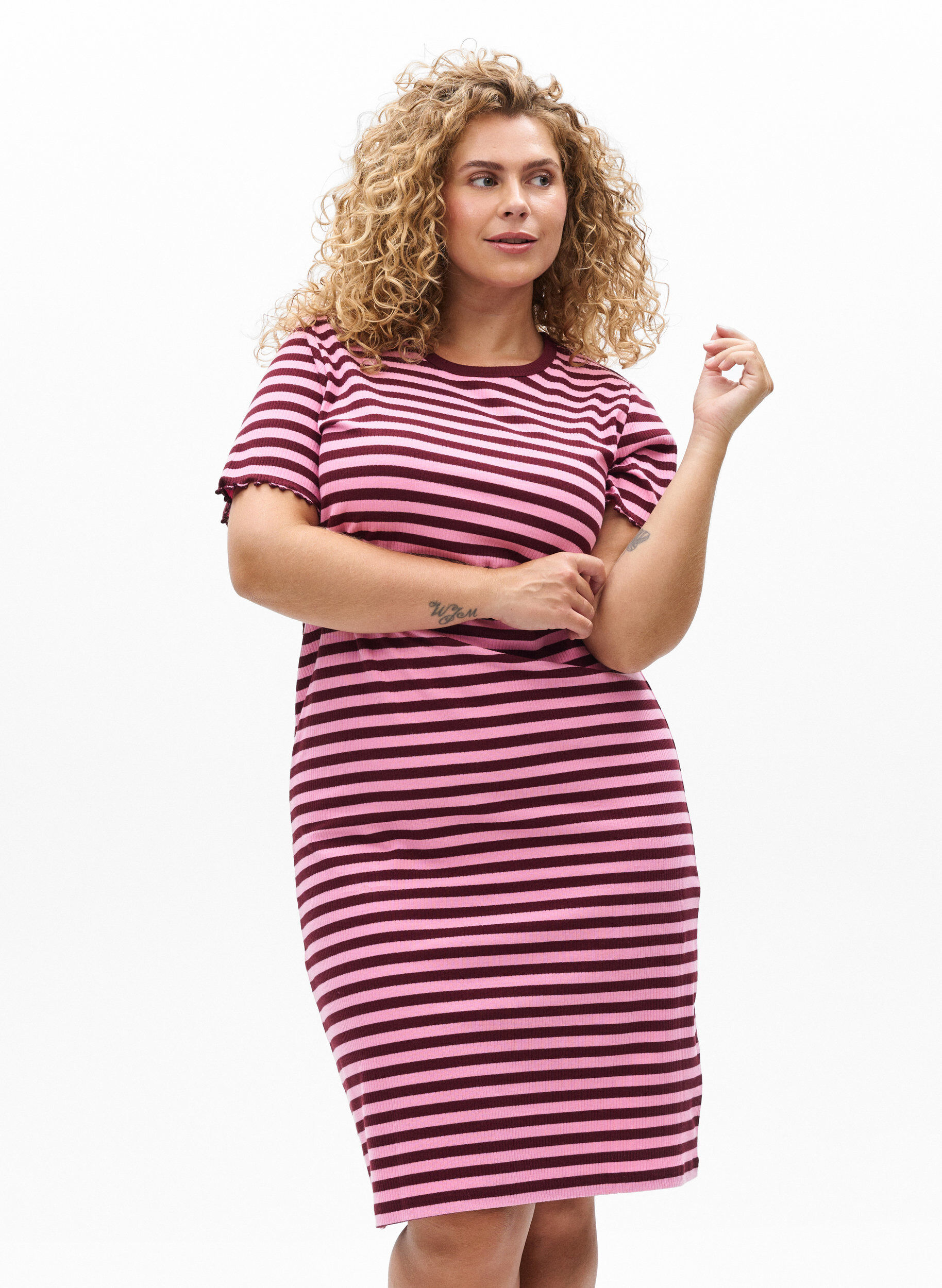 ZizziT-Shirtkleid aus geripptem Jersey in Kniel&auml;nge, Dunkles Bordeaux, Model image number 0