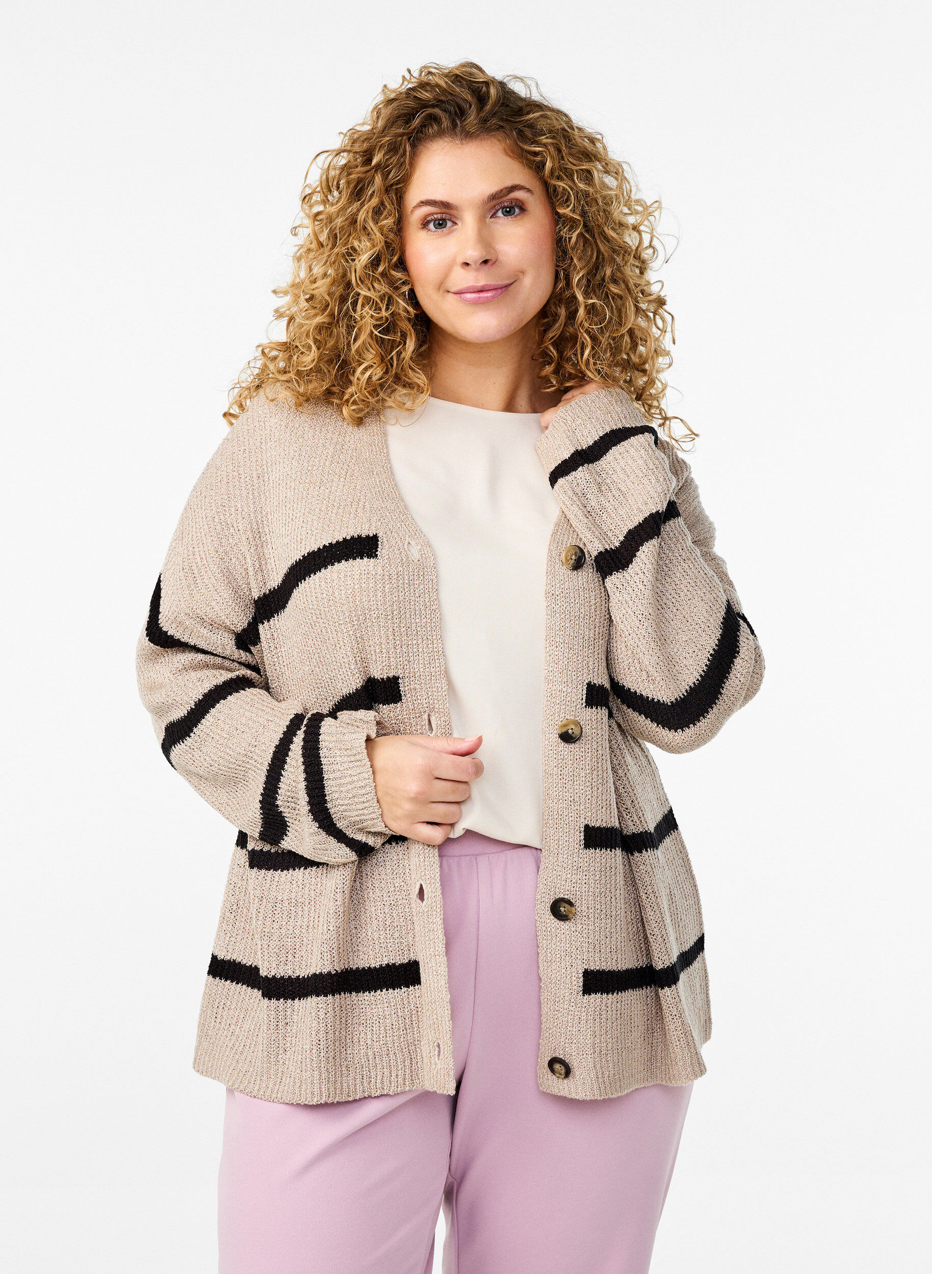 ZizziFLASH - Gestreifter Strickcardigan mit Kn&ouml;pfen, Beige, Model image number 0