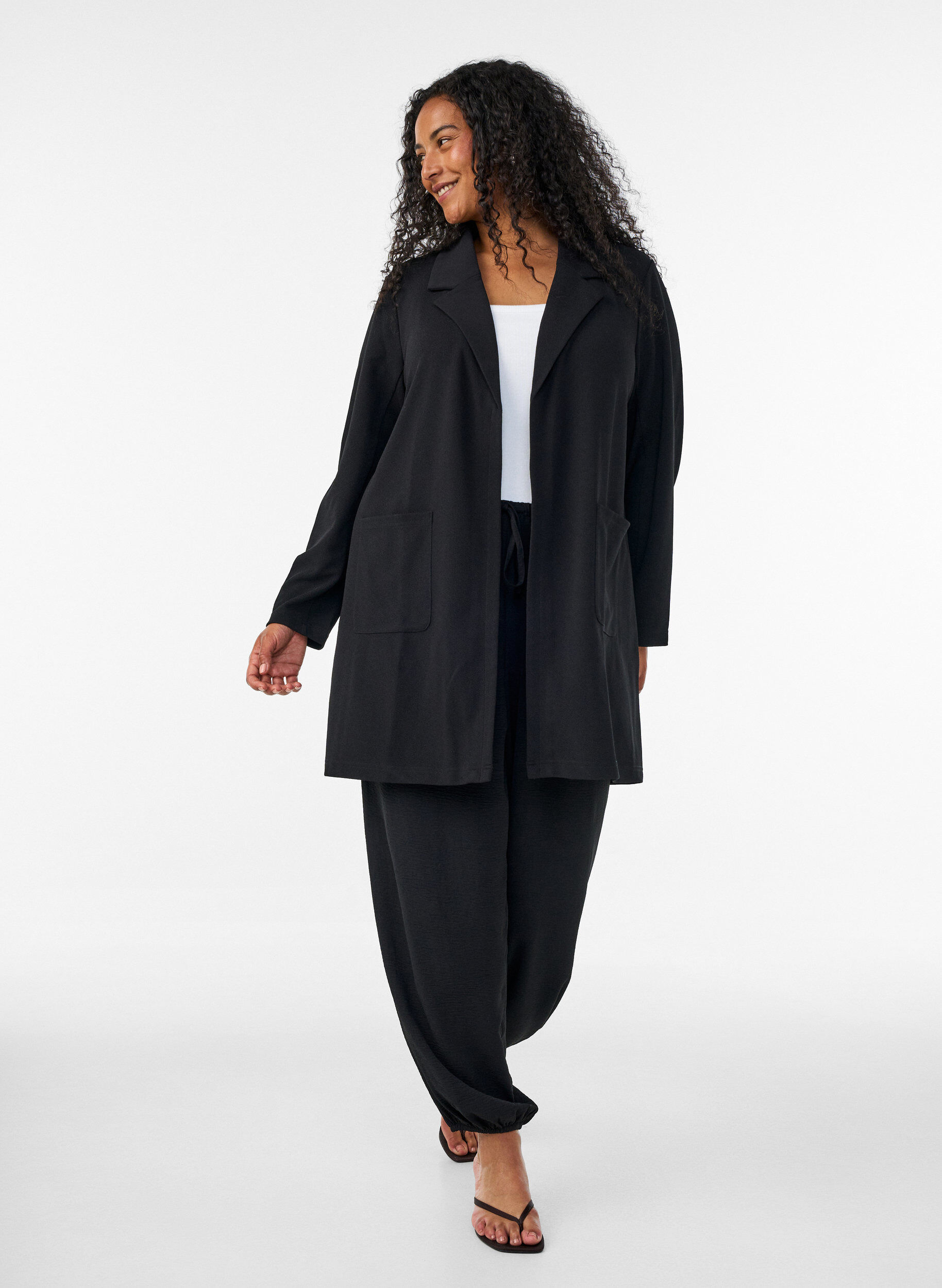 ZizziLange Blazer mit Taschen, Schwarz, Model image number 1