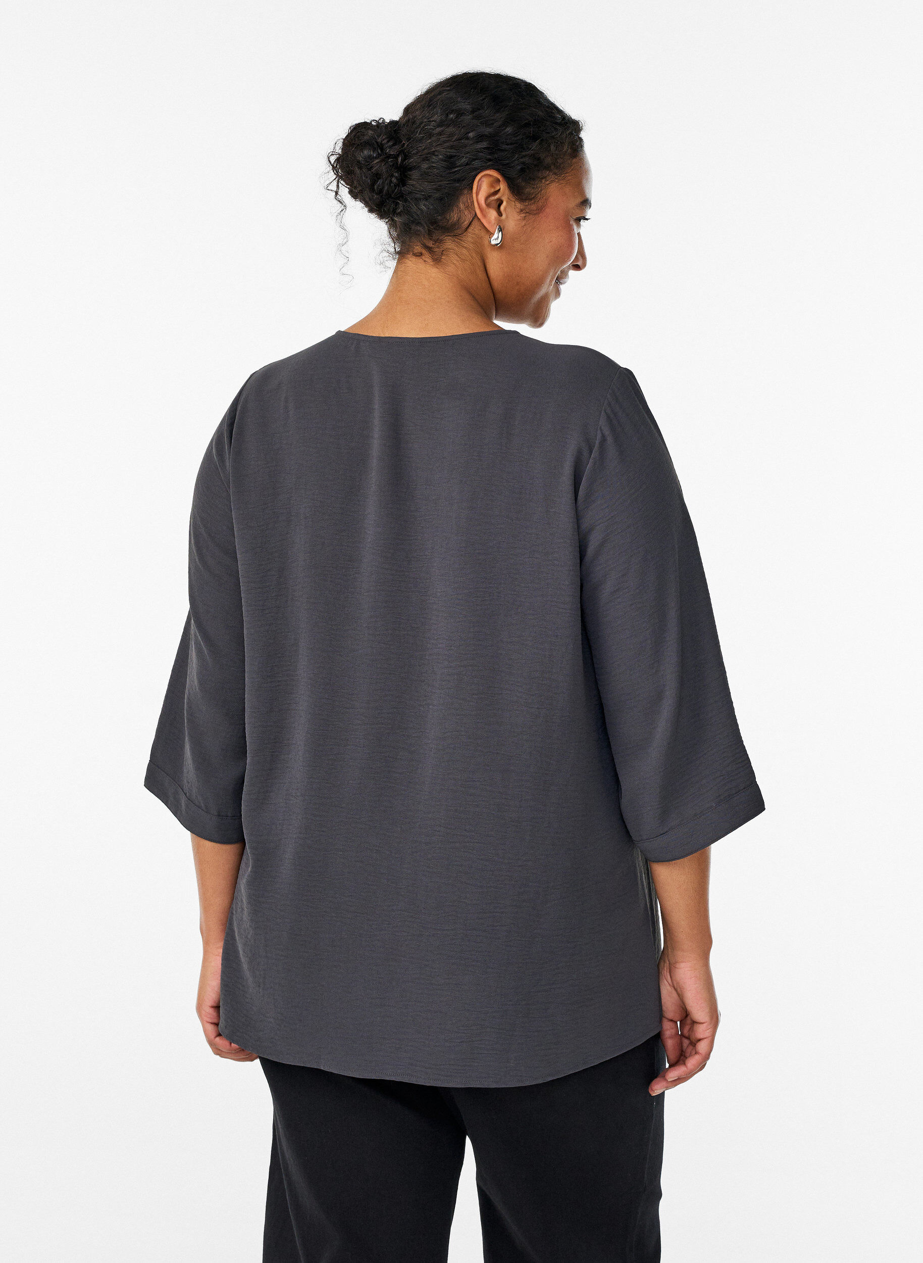 ZizziBluse mit V-Ausschnitt und 3/4-&Auml;rmeln, Grau, Model image number 2