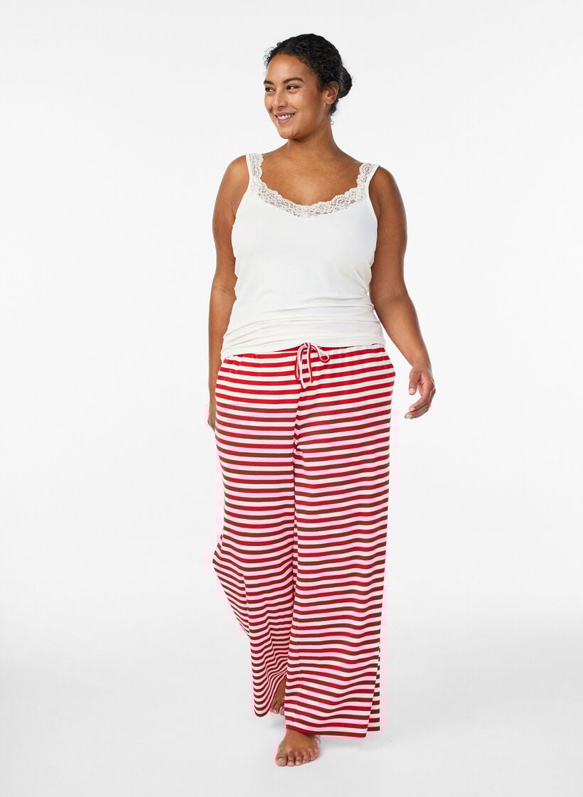 Top aus Viskose mit Spitze, Vanille, Model image number 1