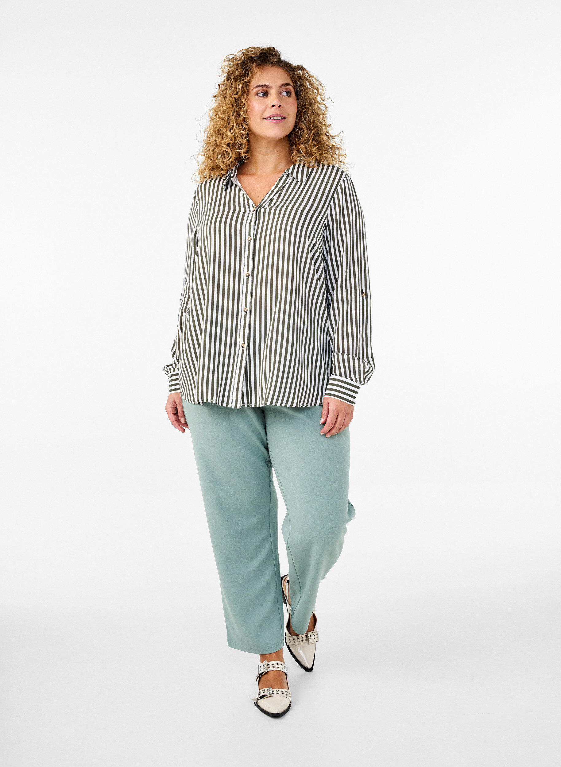 ZizziGestreiftes Hemd mit hochgekrempelten &Auml;rmeln, Gr&uuml;n, Model image number 1