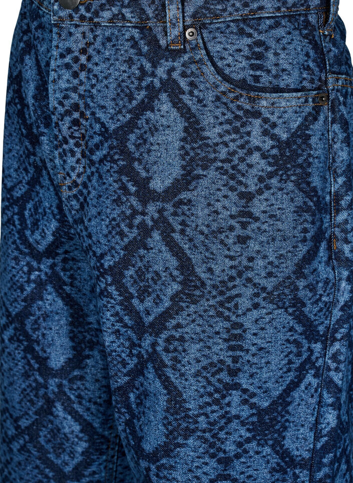 Emily Jeans mit Schlangenprint, Blau, Packshot