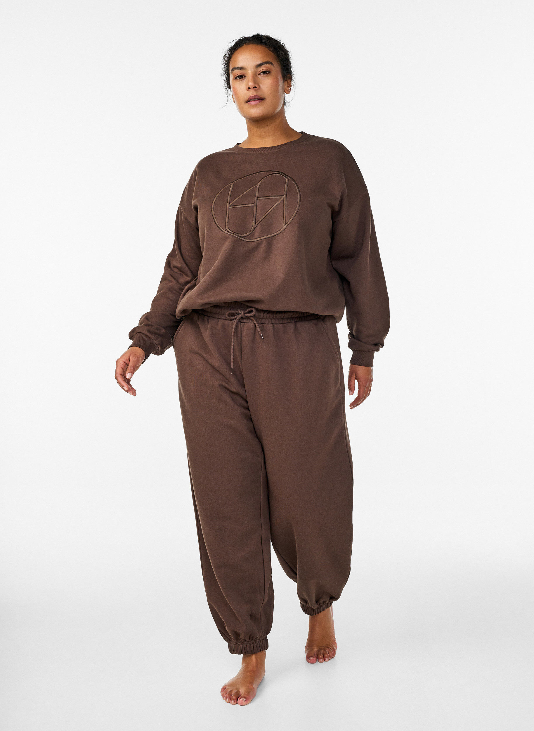 ZizziHoch taillierte Sweatpants mit Taschen, Braun, Model image number 0