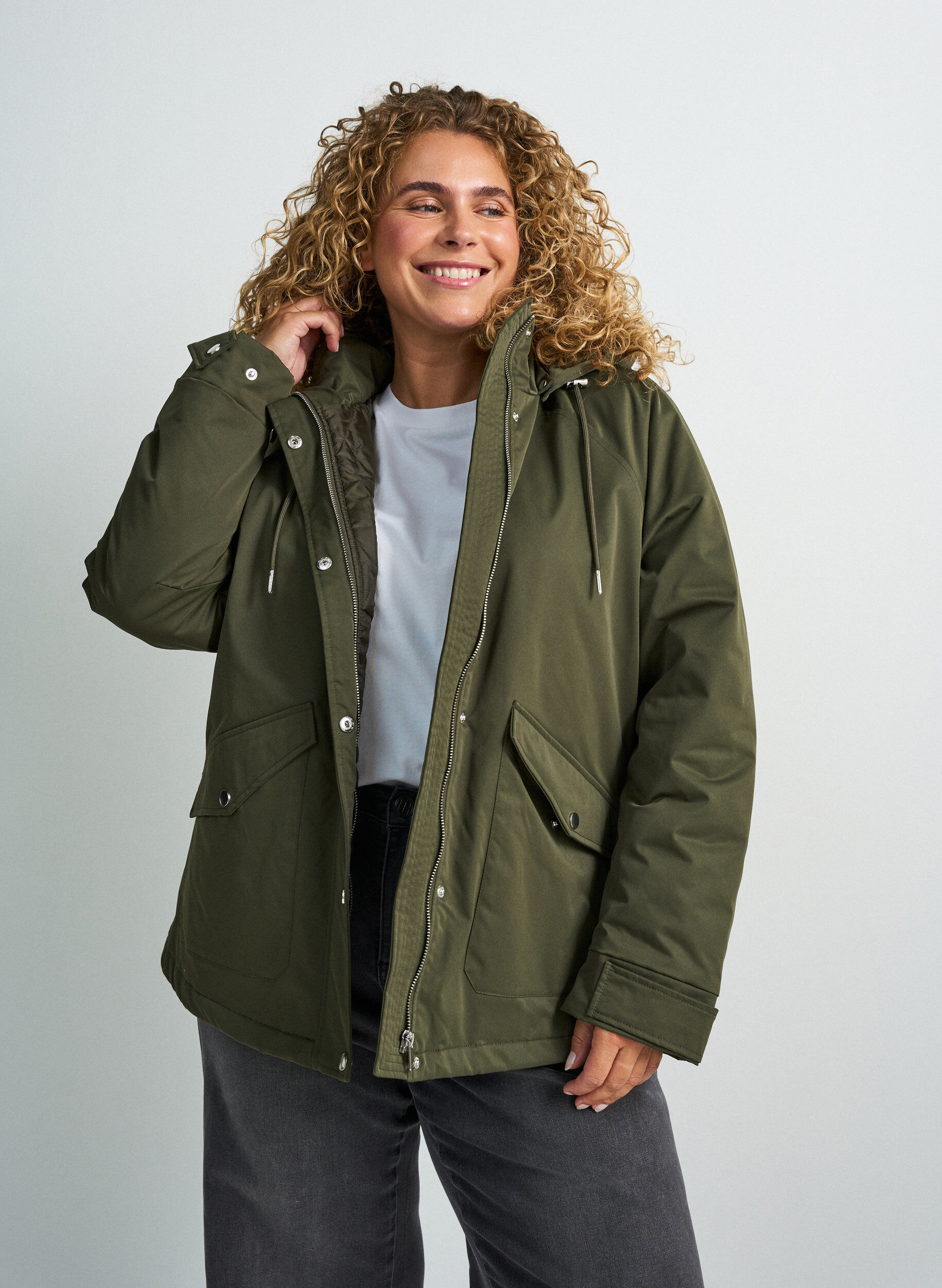ZizziGepolsterter Parka mit einer abnehmbaren Kapuze, Gr&uuml;n, Model image number 0