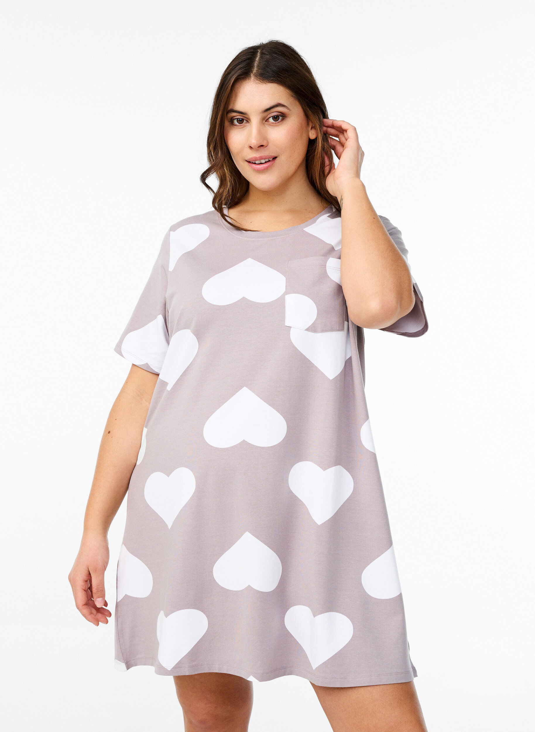 ZizziLanges Nachtshirt aus Modal-Mischung mit Herzen, Grau, Model image number 0