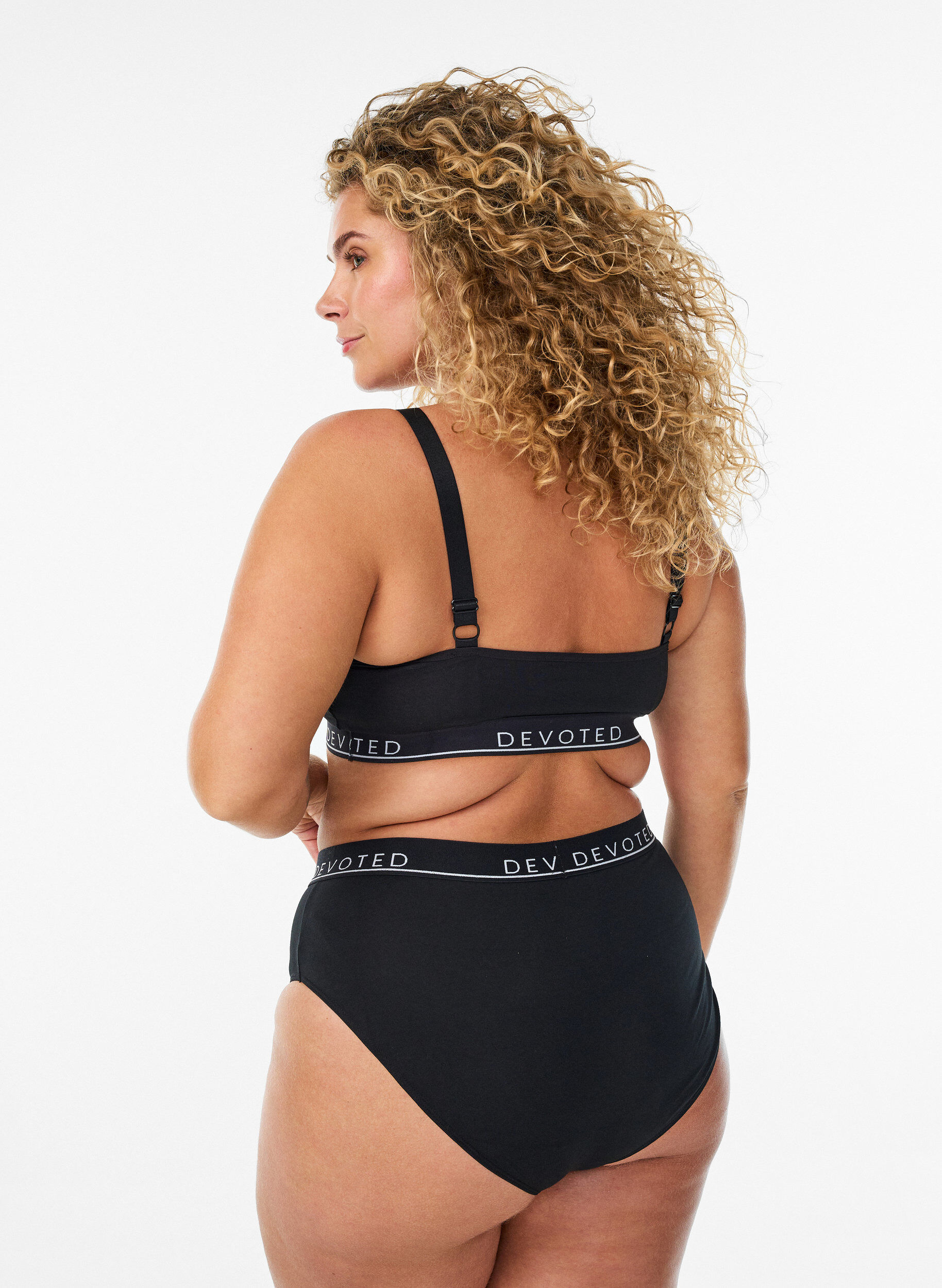 ZizziBaumwoll-H&ouml;schen mit regul&auml;rer Taille, Schwarz, Model image number 1