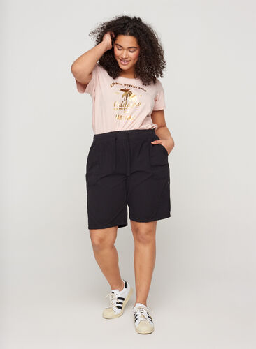 Lockere Shorts aus Baumwolle mit Taschen , Black, Model image number 2