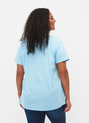 Kurzärmeliges T-Shirt mit V-Ausschnitt, Sky Blue, Model image number 1