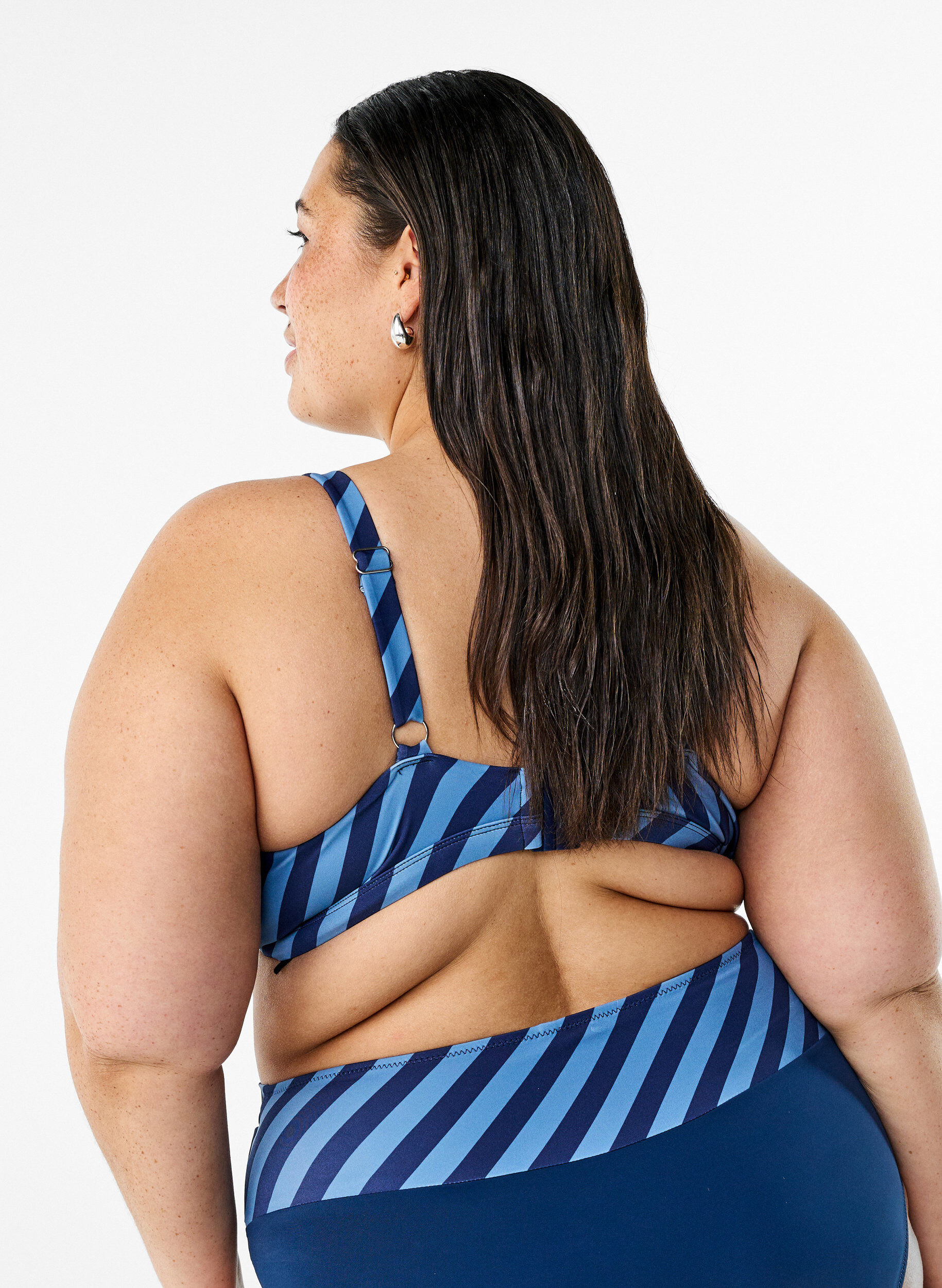 ZizziTriangel-Bikinioberteil mit Streifen und Wickeldetail, Blau, Model image number 2