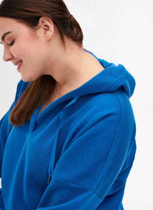 Sweatshirt mit Kapuze und Schlitz, Daphne Blue, Model image number 2