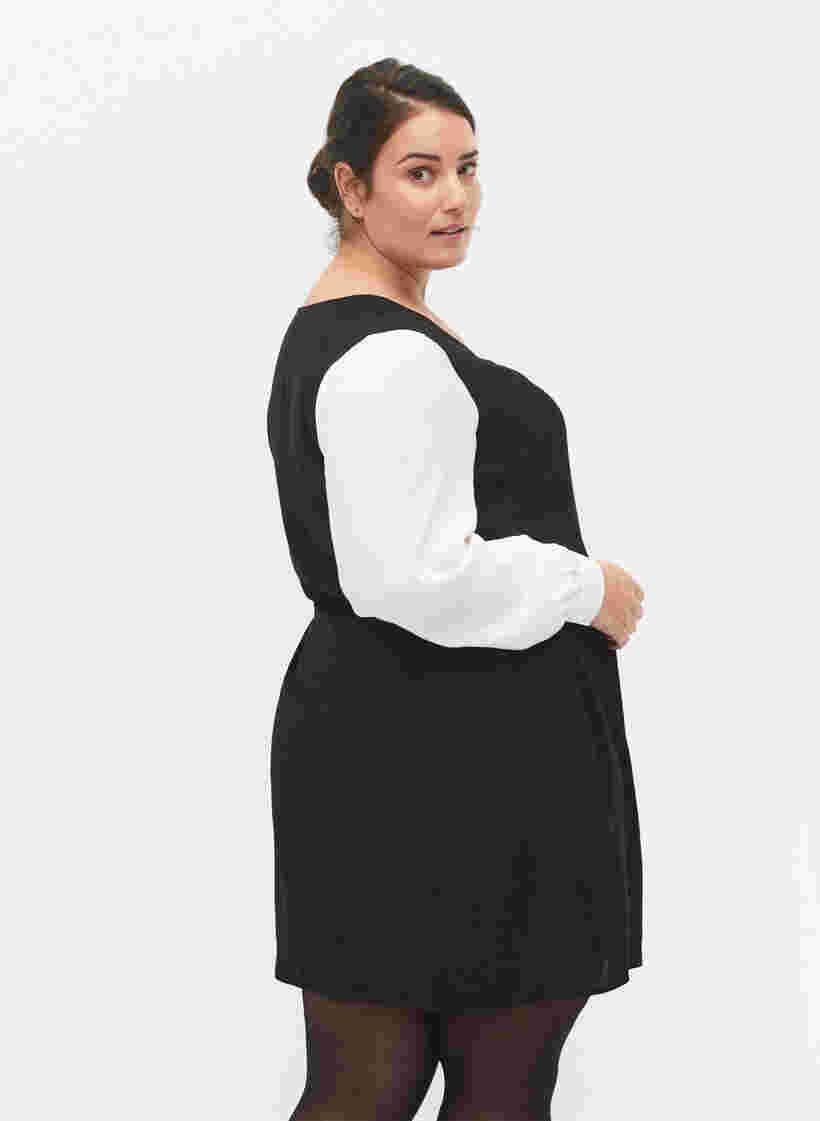 Langärmeliges Kleid aus Viskose, Black w. Cloud D., Model image number 1