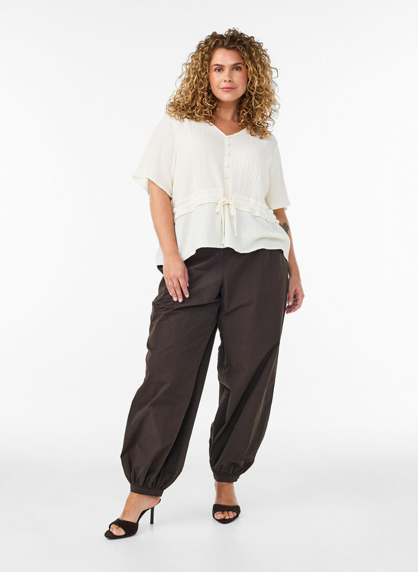 Bluse mit Struktur und Taillenbindung, Vanille, Model image number 1