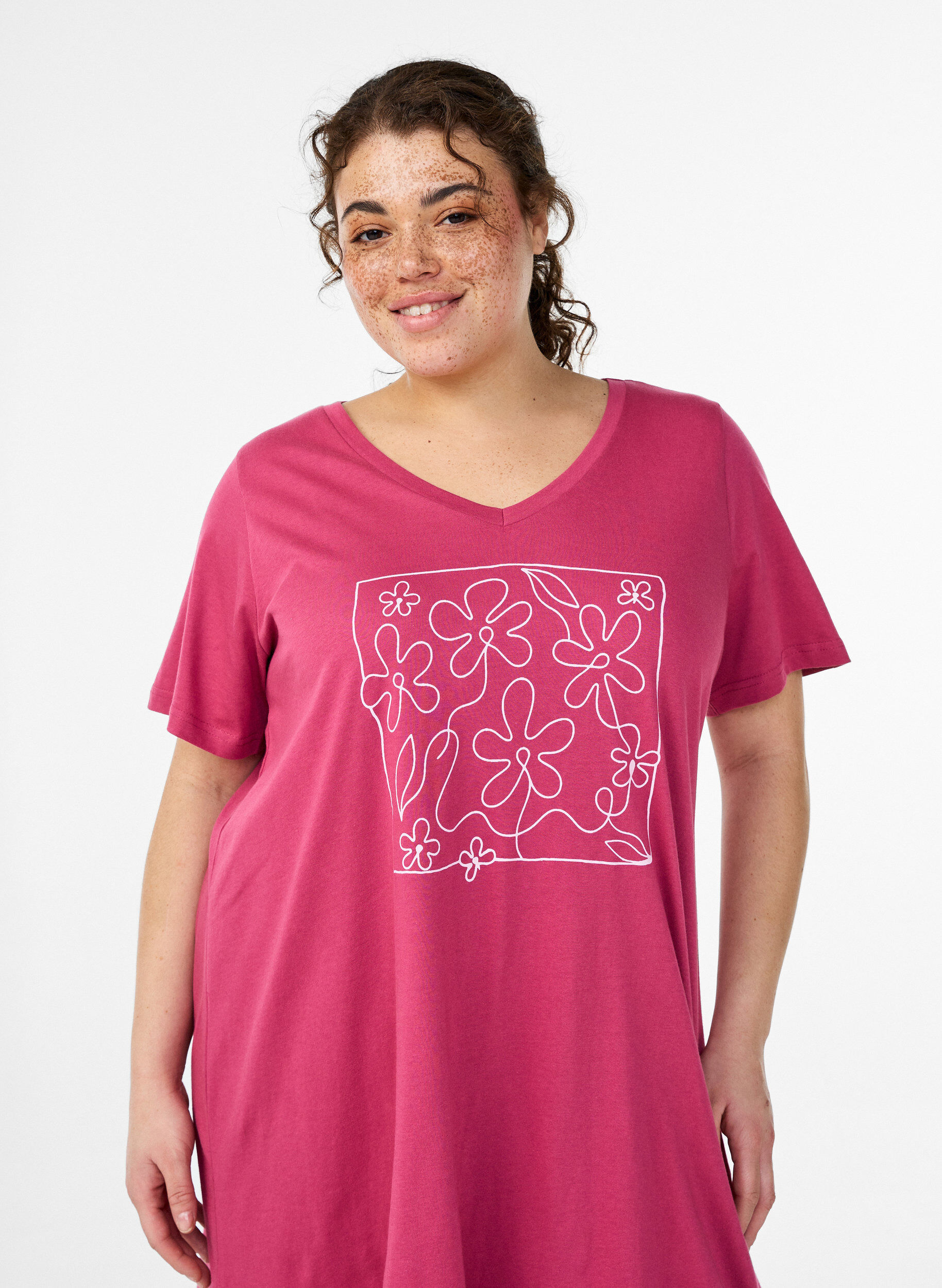 ZizziOrganische Baumwoll-Nachthemd mit V-Ausschnitt, Rot, Model image number 2