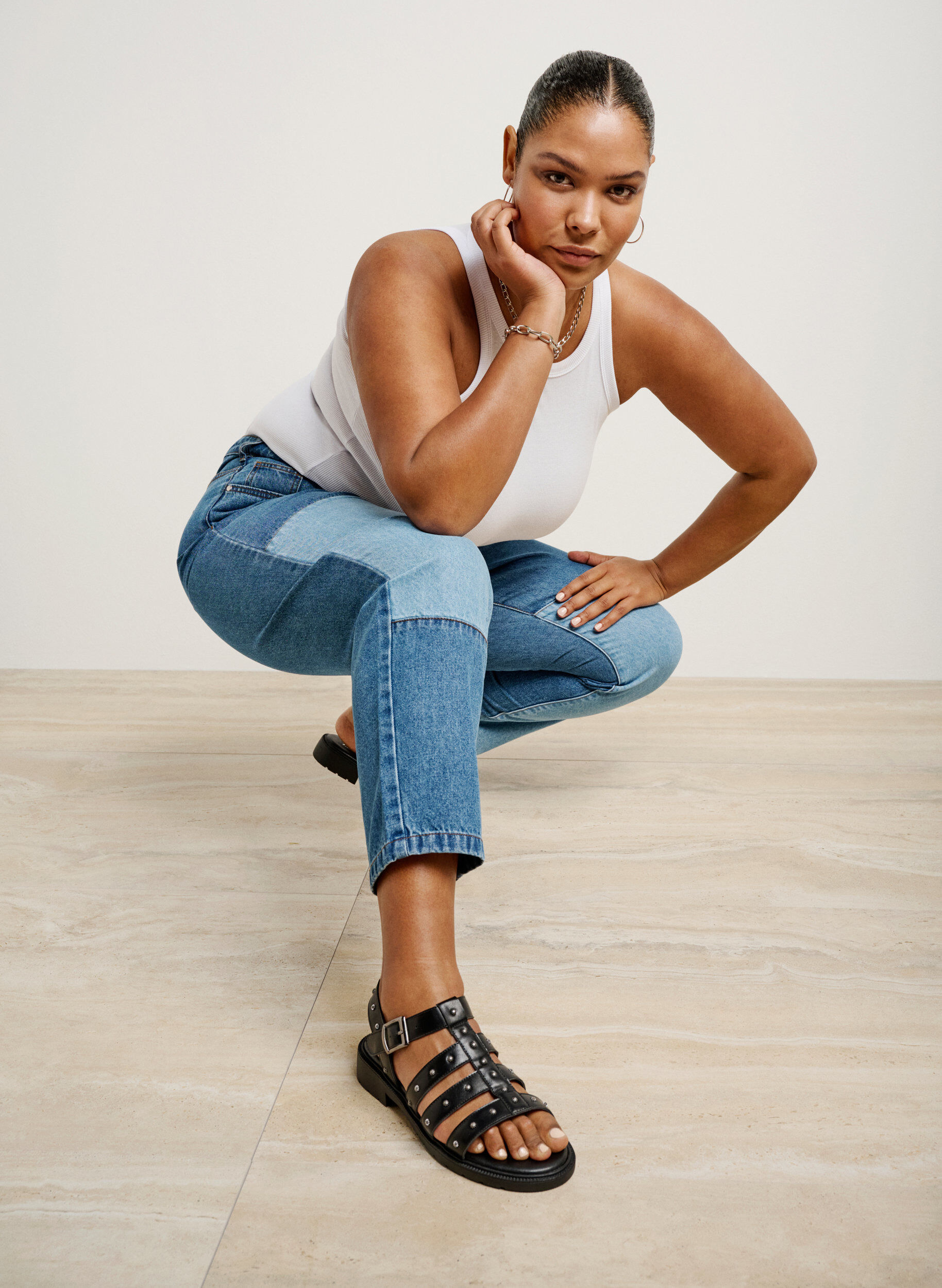 ZizziWeit geschnittene Sandale mit Nieten, Schwarz, Image image number 0