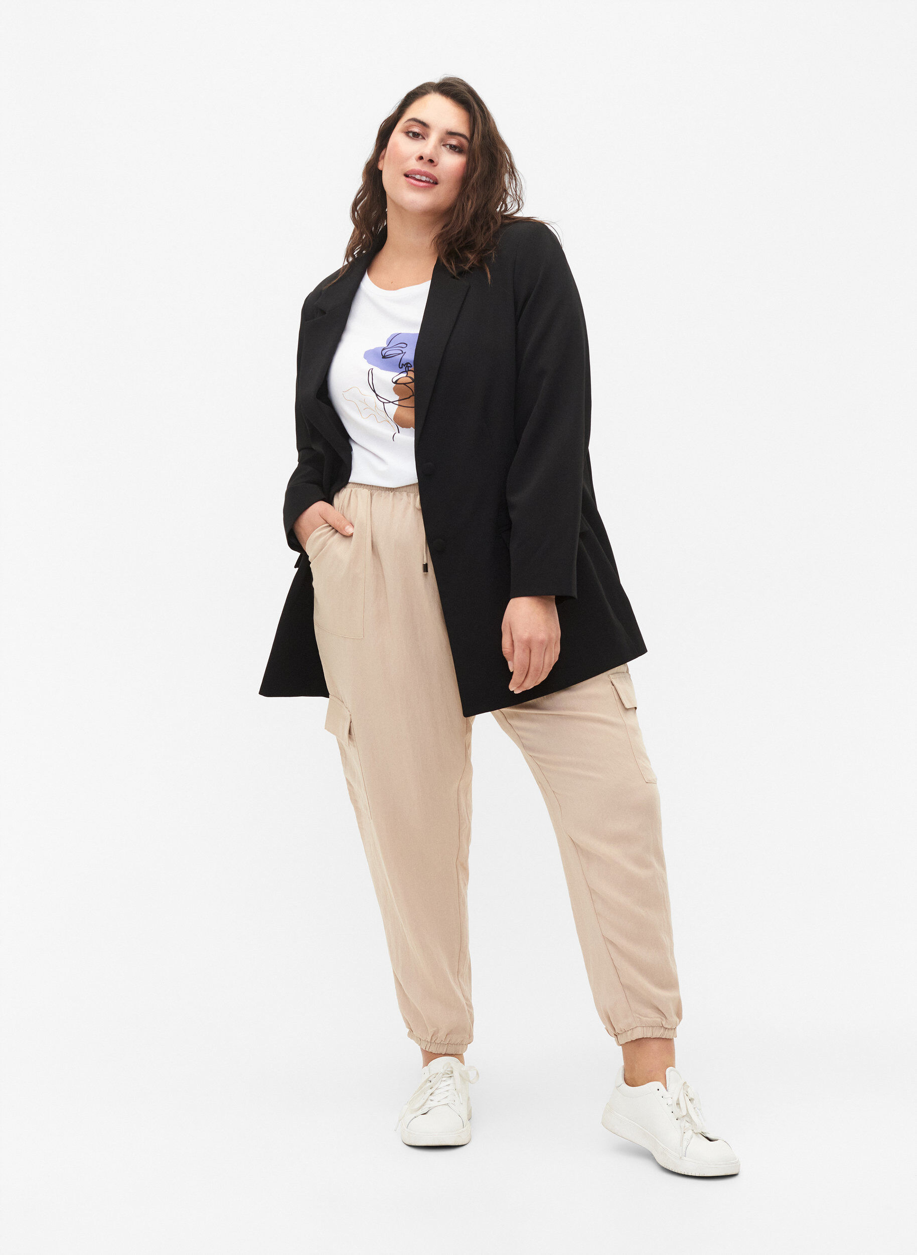 ZizziKlassischer Blazer mit Knopfverschluss, Black, Model image number 2