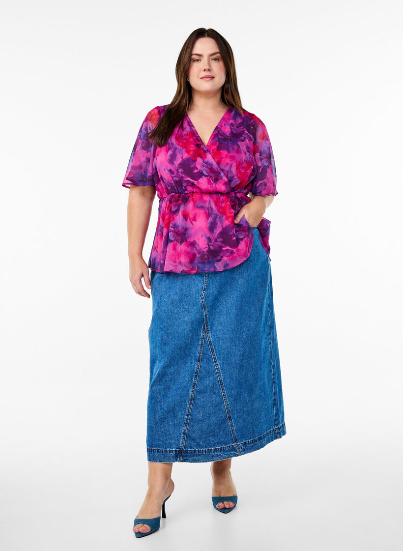 Geblümte Chiffonbluse mit kurzen Ärmeln, Rot, Model image number 1