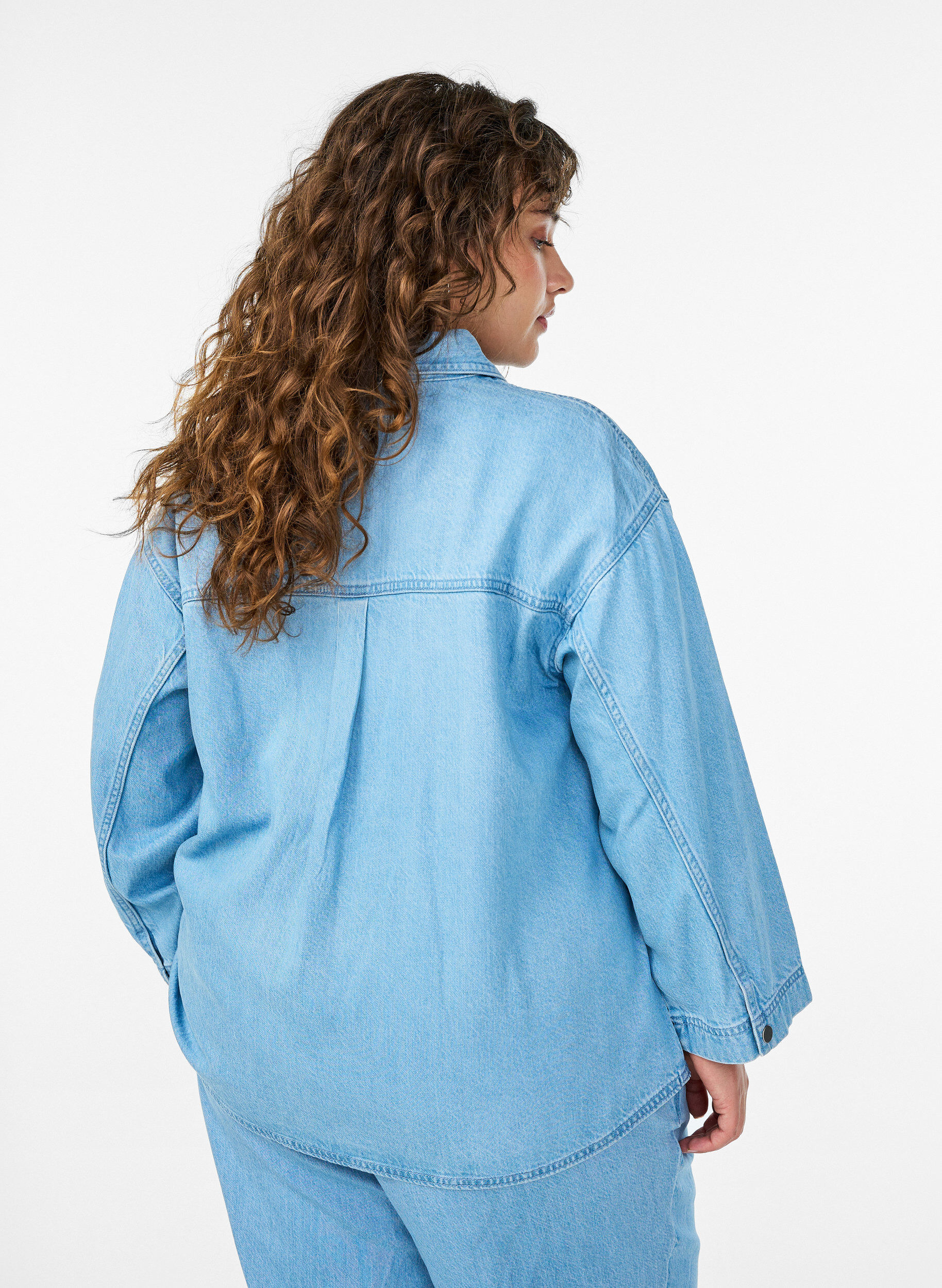 ZizziLockeres Denimhemd mit 3/4-&Auml;rmeln, Blau, Model image number 2