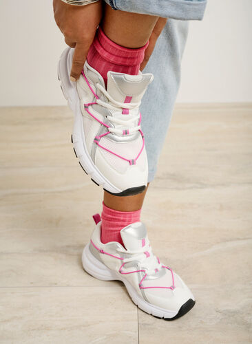 Weite M Sneakers mit kontrastierender Schnürung, White w. Pink, Image image number 0