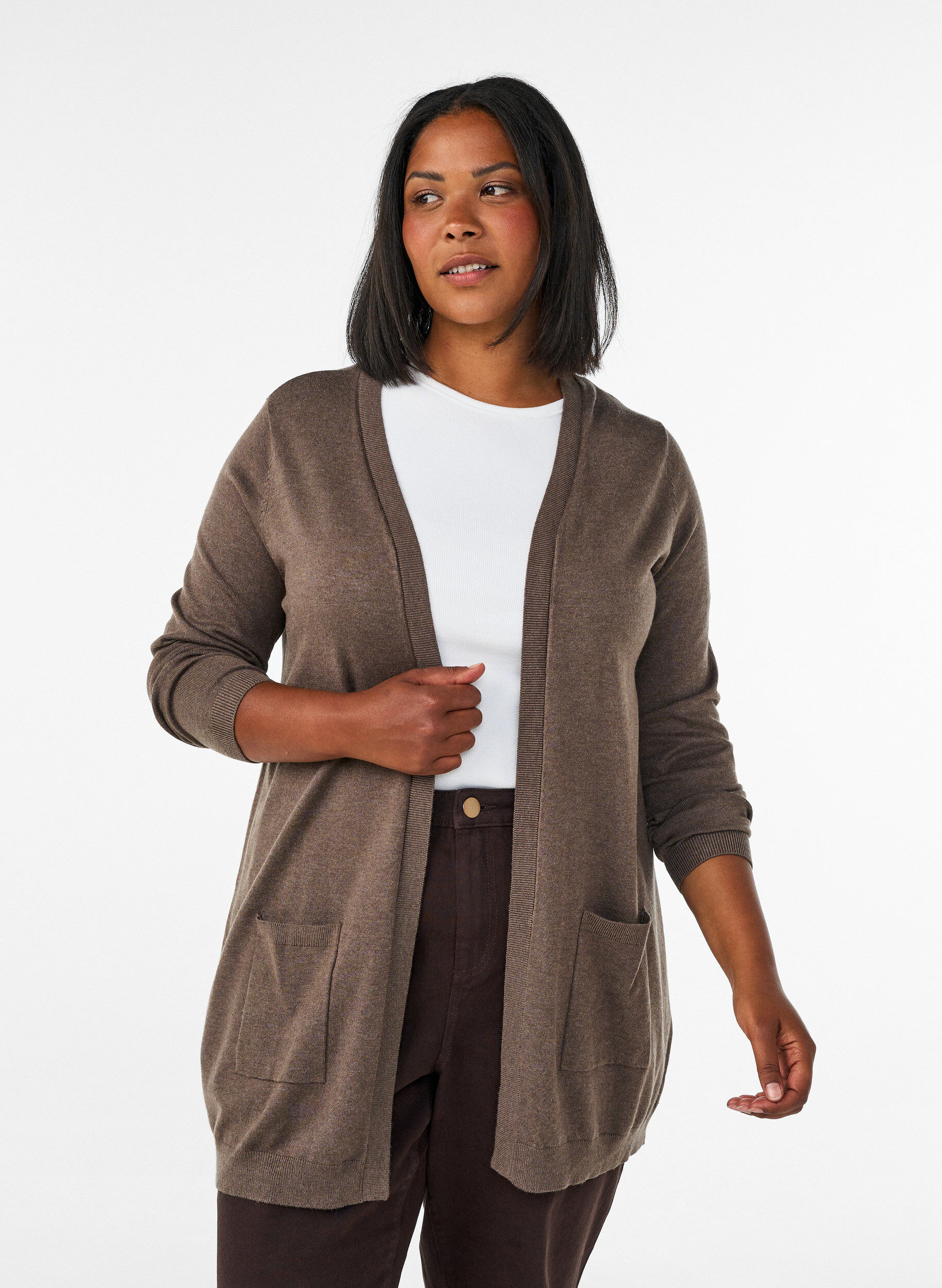Lange Strickjacke aus einer Viskosemischung, Braun, Model