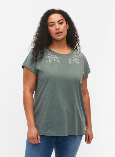 T-Shirt aus Baumwolle mit Blattprint, Balsam Green Leaf, Model image number 0
