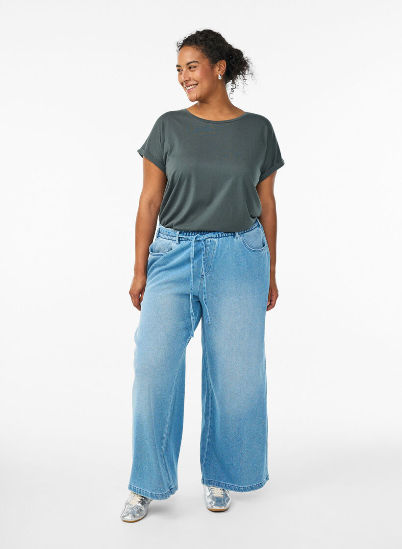 Kurz&auml;rmeliges T-Shirt aus einer Baumwollmischung, Gr&uuml;n, Model image number 1