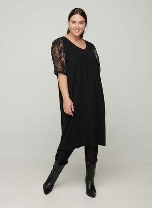 Kleid mit kurzen Spitzenärmeln und V-Ausschnitt, Black, Model image number 2