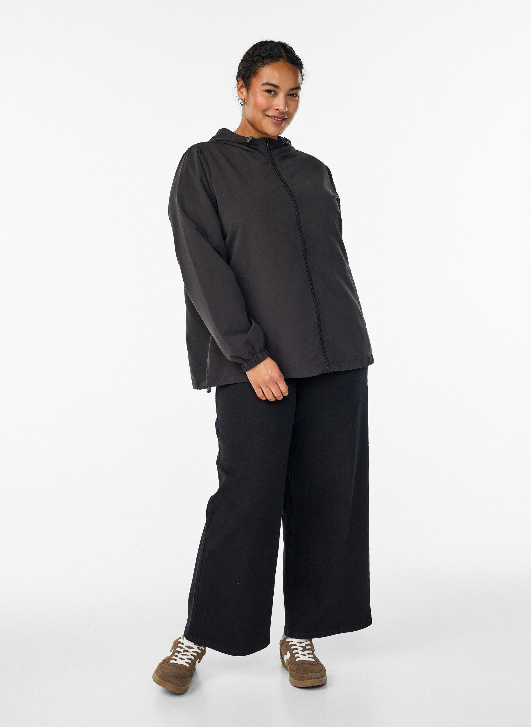 ZizziLeichte Jacke mit Kapuze und Rei&szlig;verschluss, Schwarz, Model image number 1