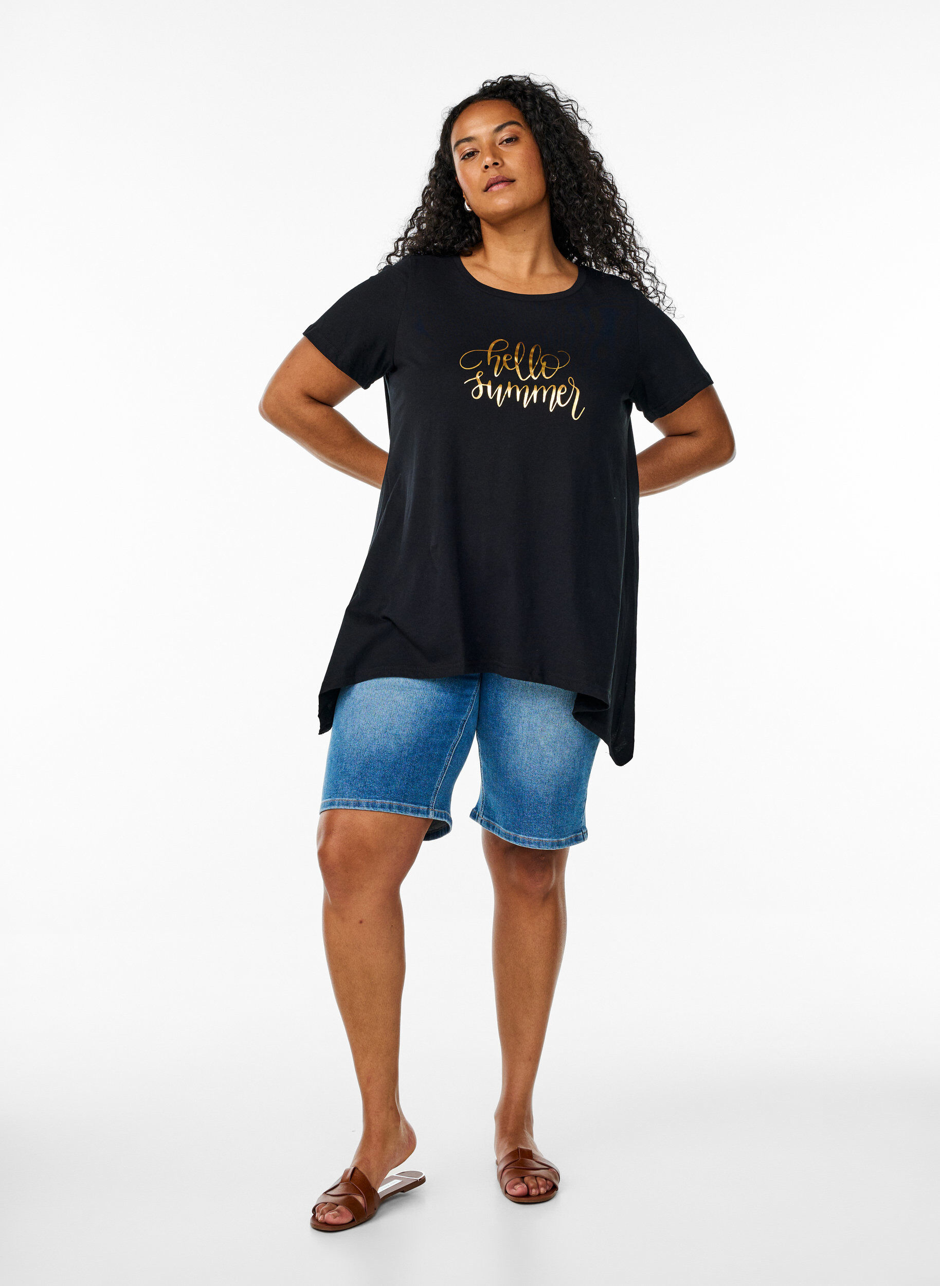 ZizziT-Shirt mit Rundhalsausschnitt und A-Linie, Schwarz, Model image number 1